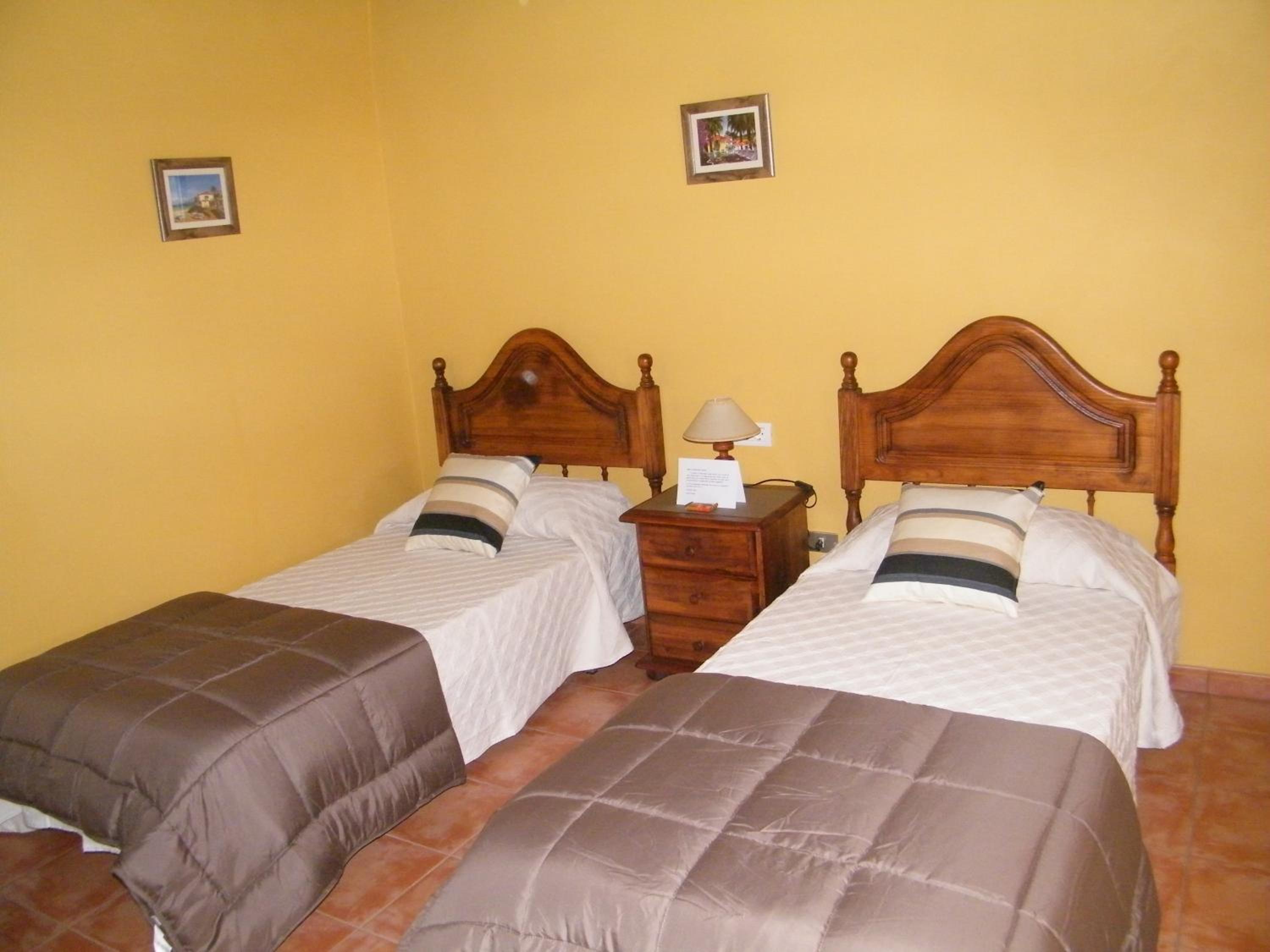 Double or Twin Room with Private Bathroom photo 2
