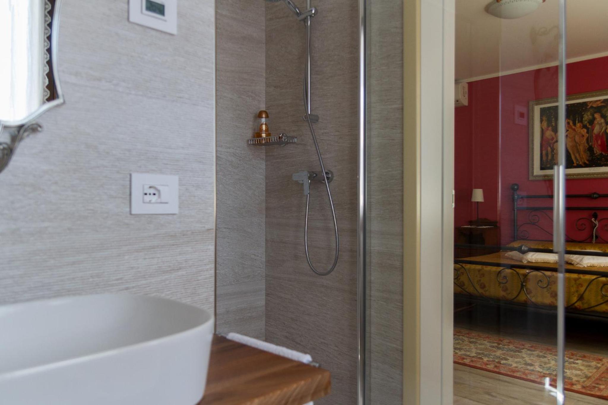 Double Room with Private Bathroom photo 3