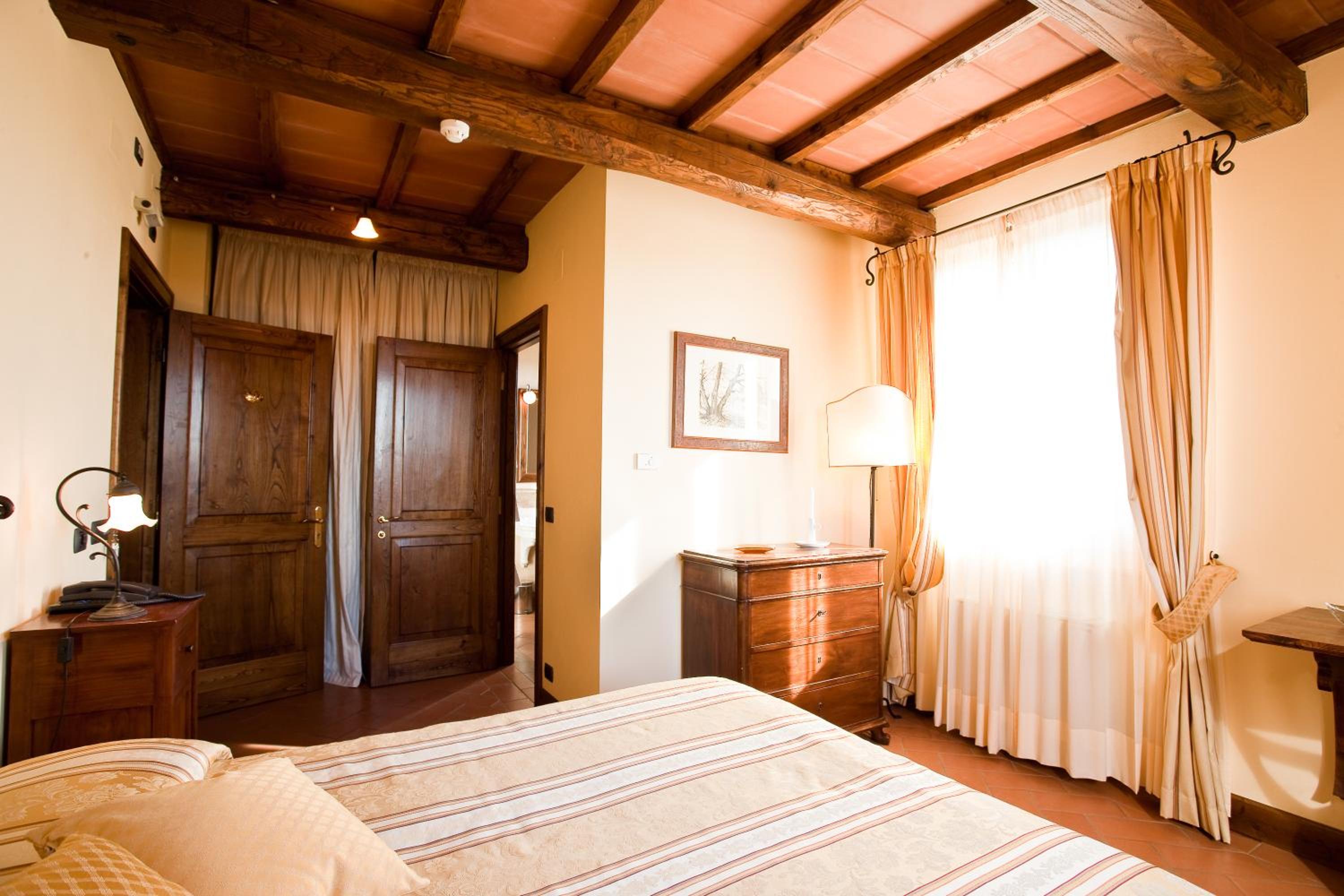 Suite - Photo 22