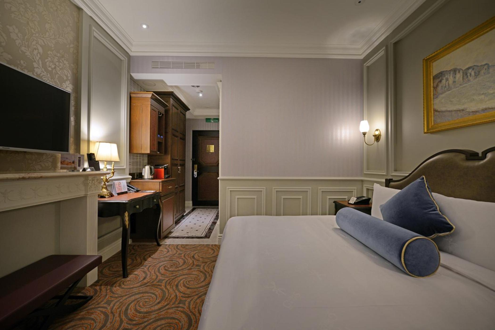 Standard Double Room - Photo 8