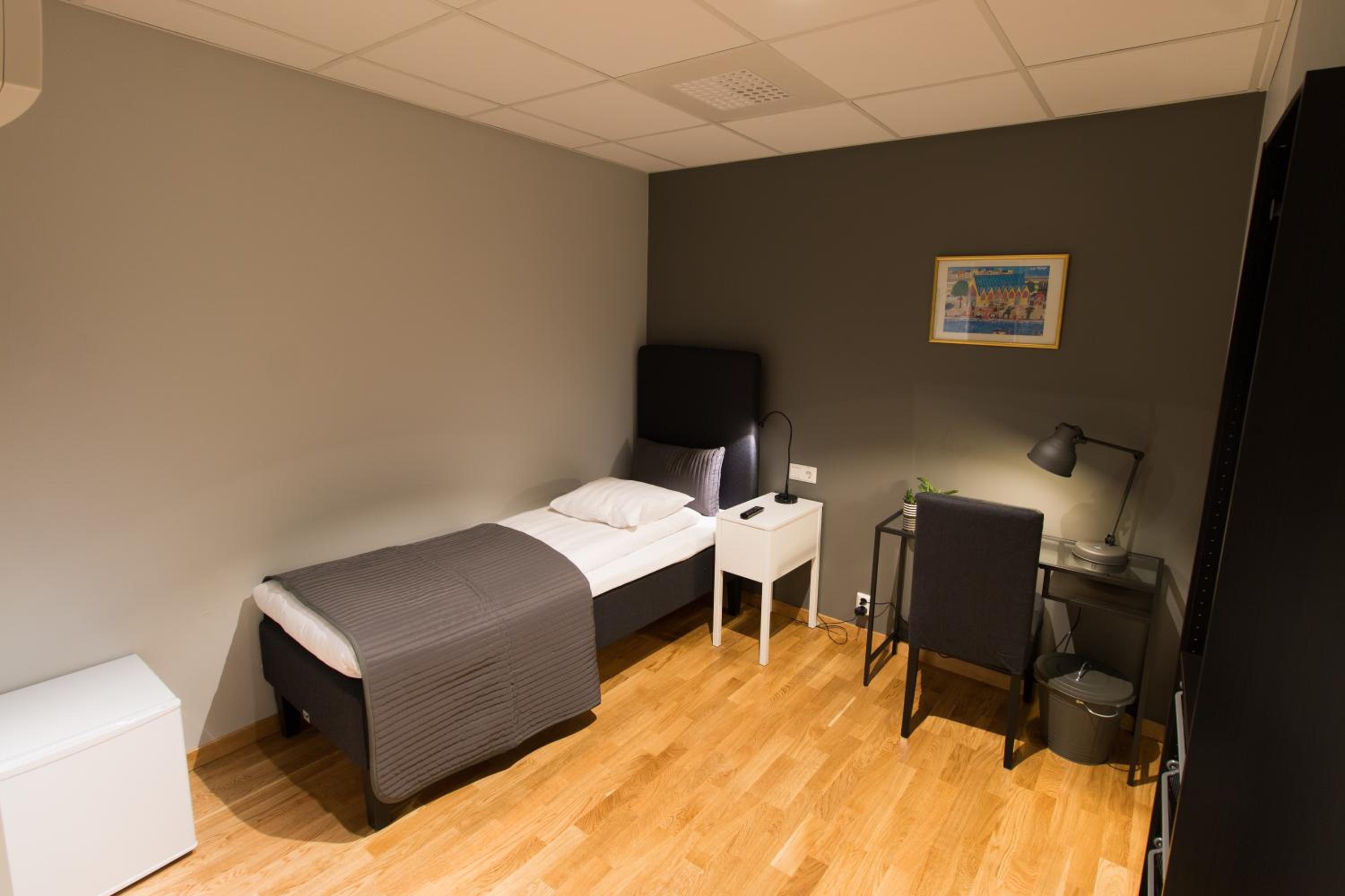 Single Room - No Window