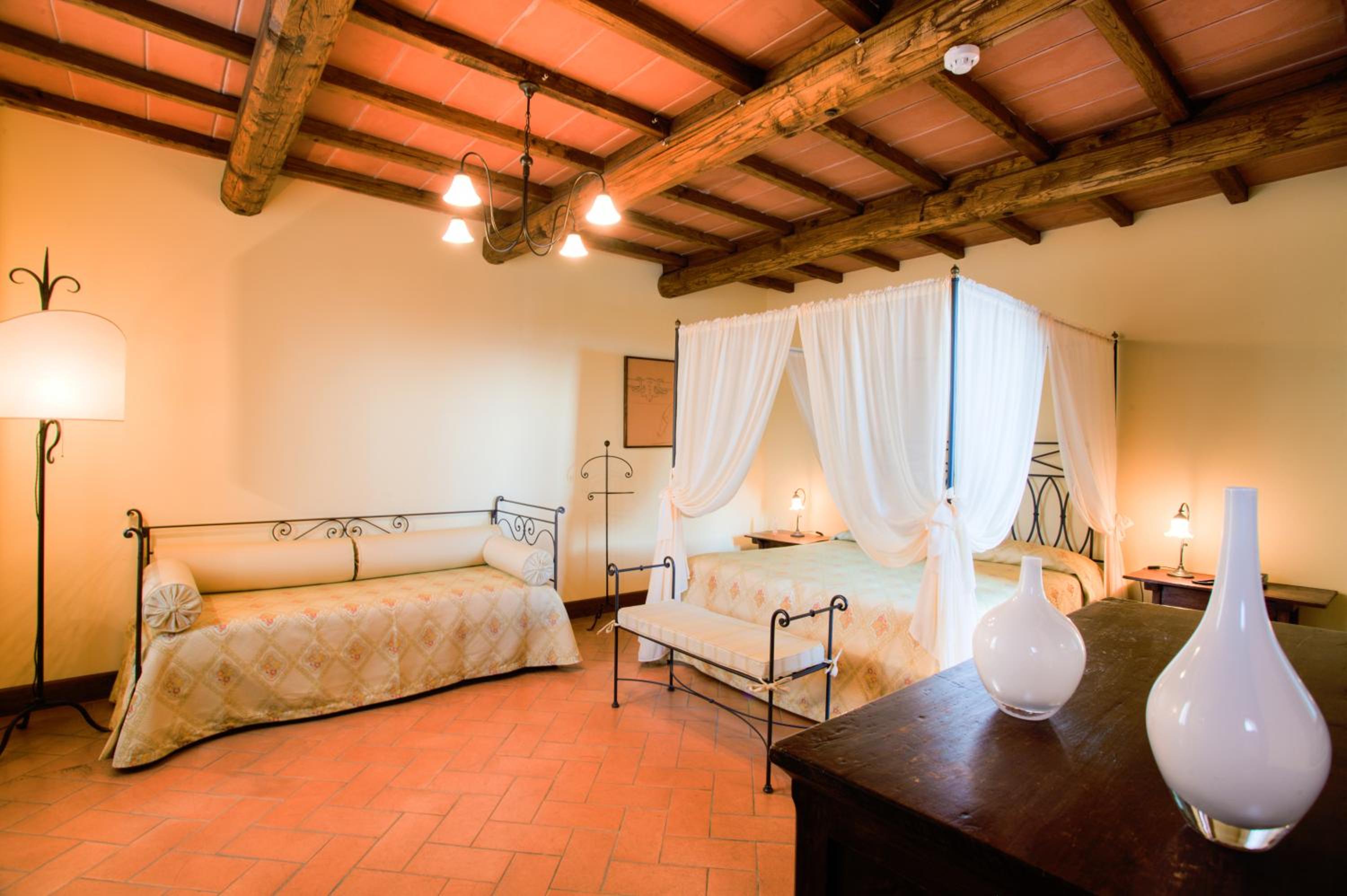 Deluxe Double or Twin Room - Photo 7