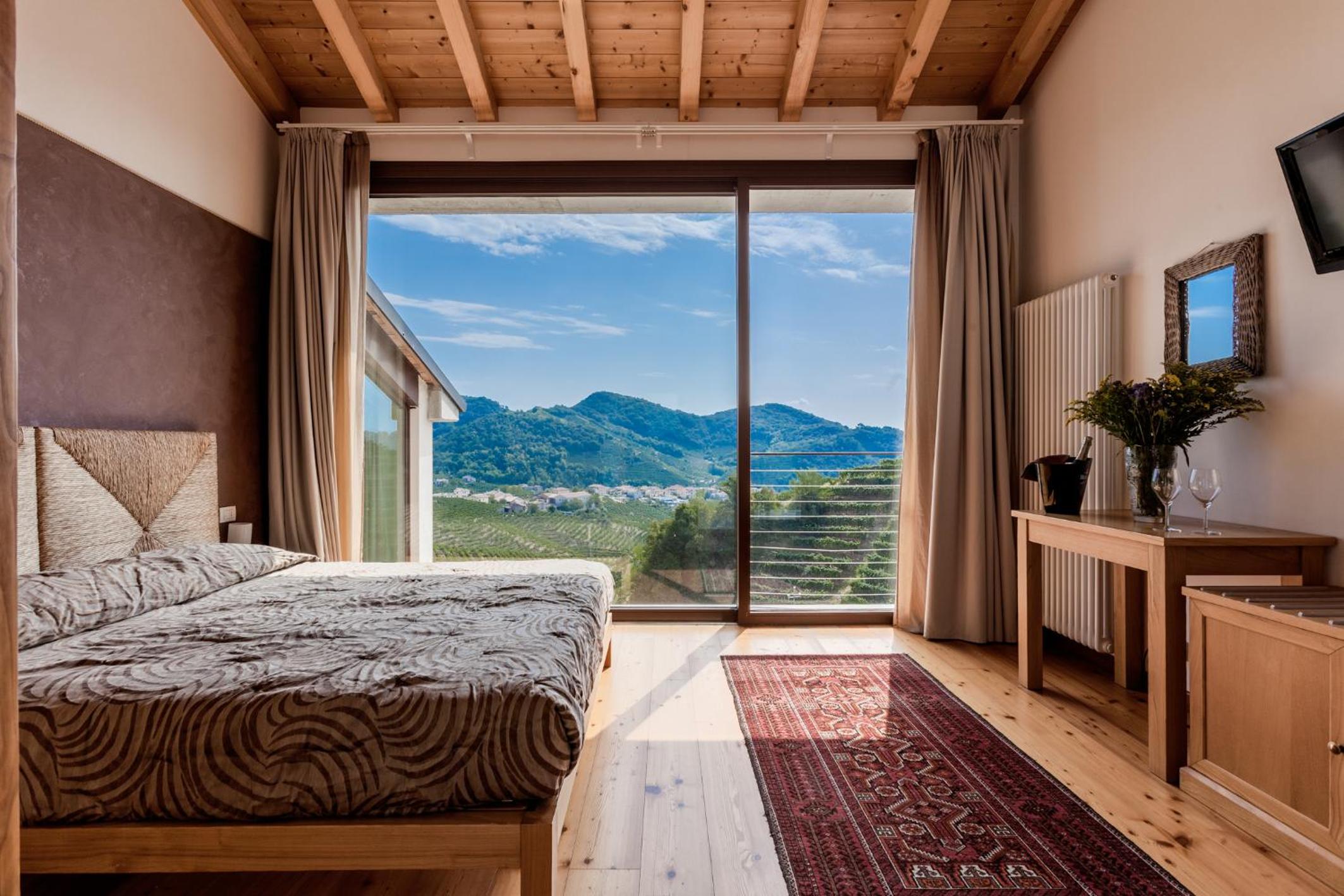 Double Deluxe Room with Swimming Pool photo 3