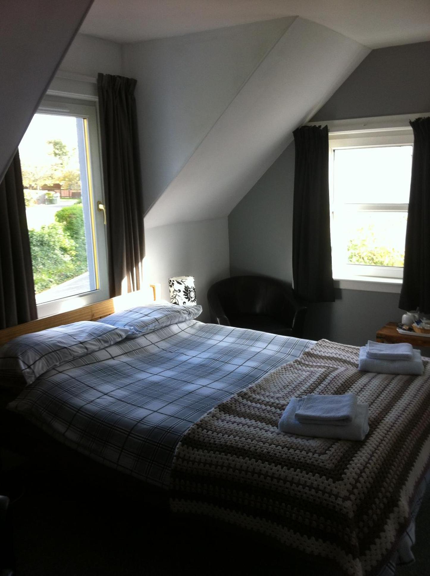 Double Room with Private Bathroom - Photo 2