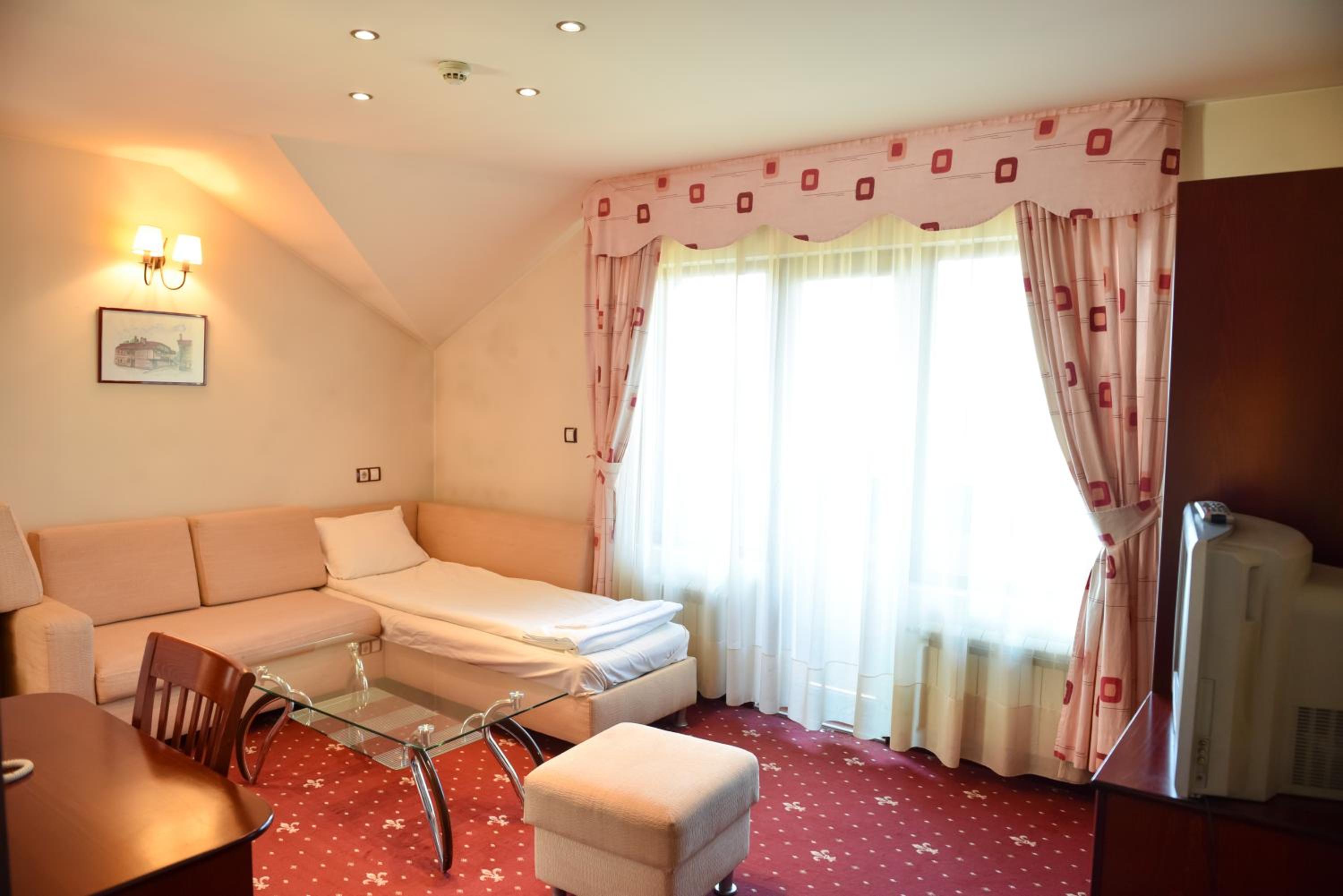 Family Suite (3 Adults) - Photo 4