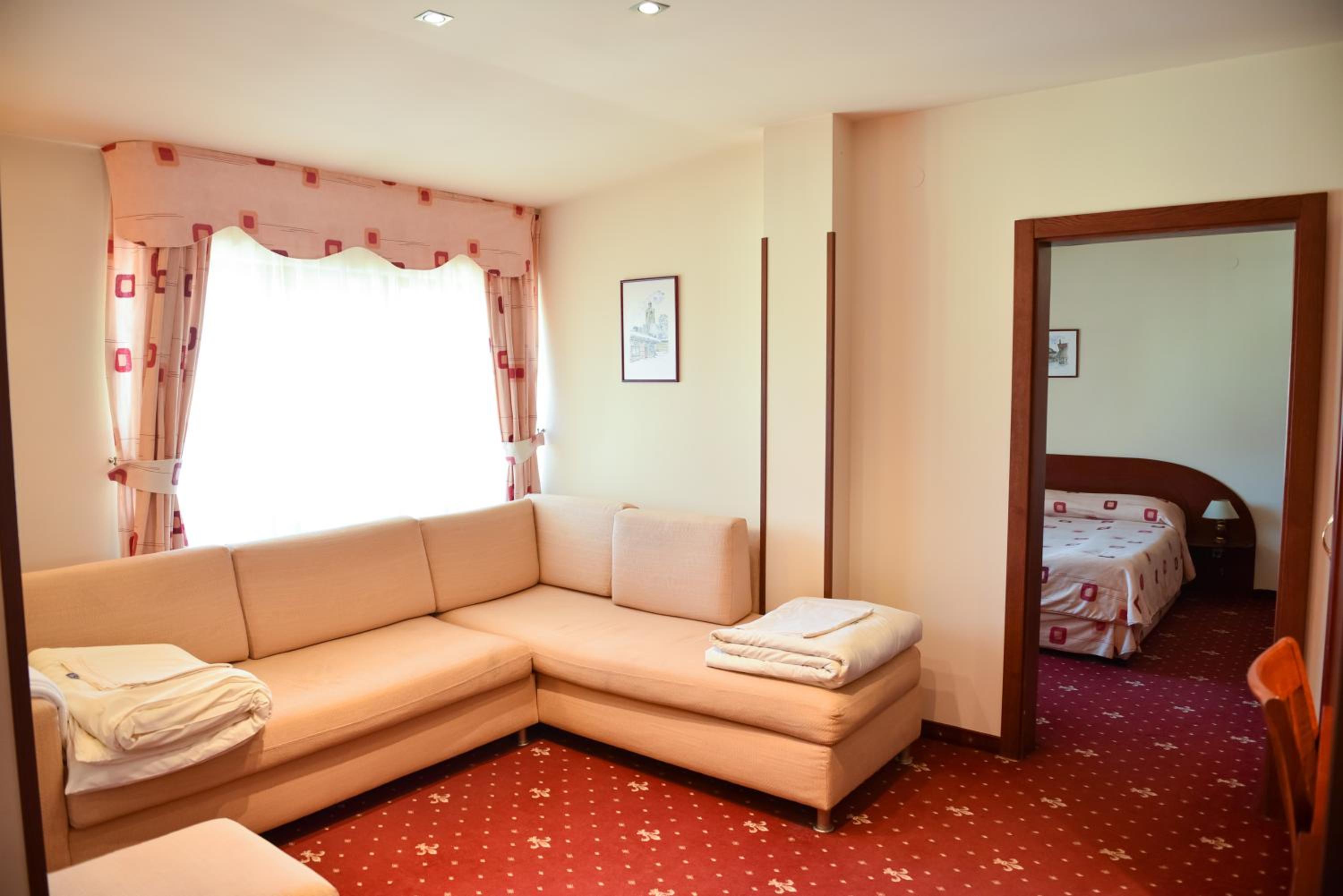 Family Suite (3 Adults) - Photo 1