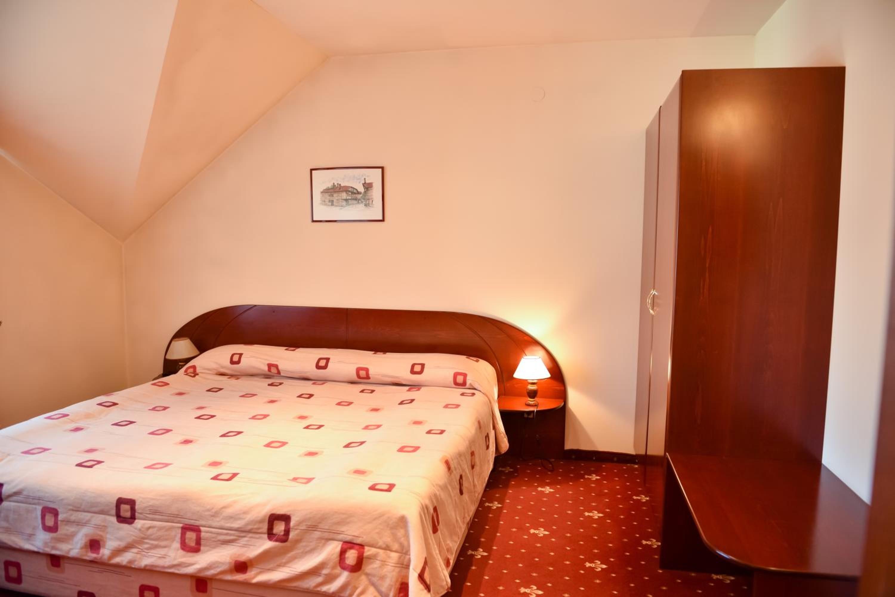 Family Suite (3 Adults) - Photo 5