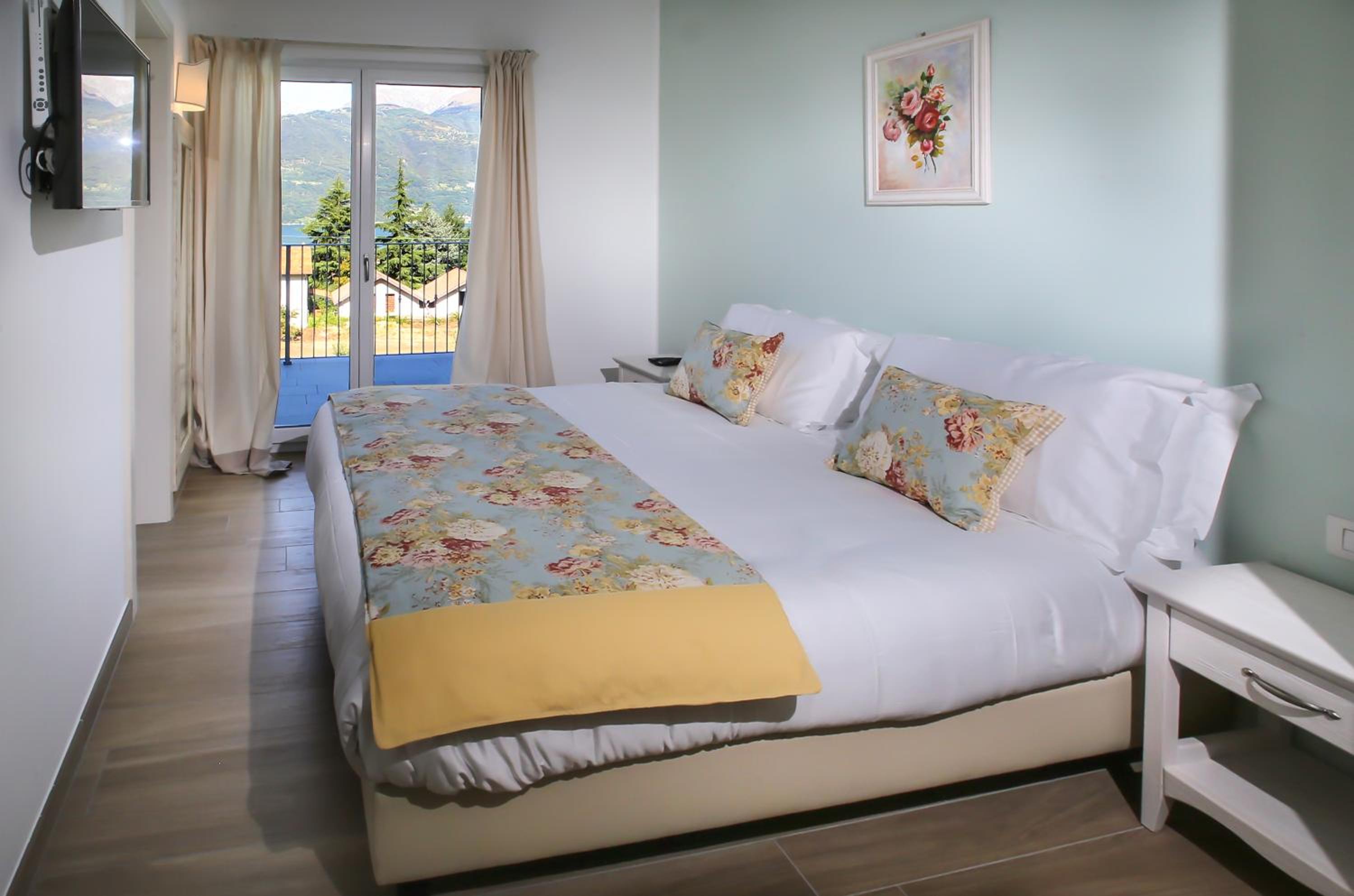 Deluxe Double Room with Balcony