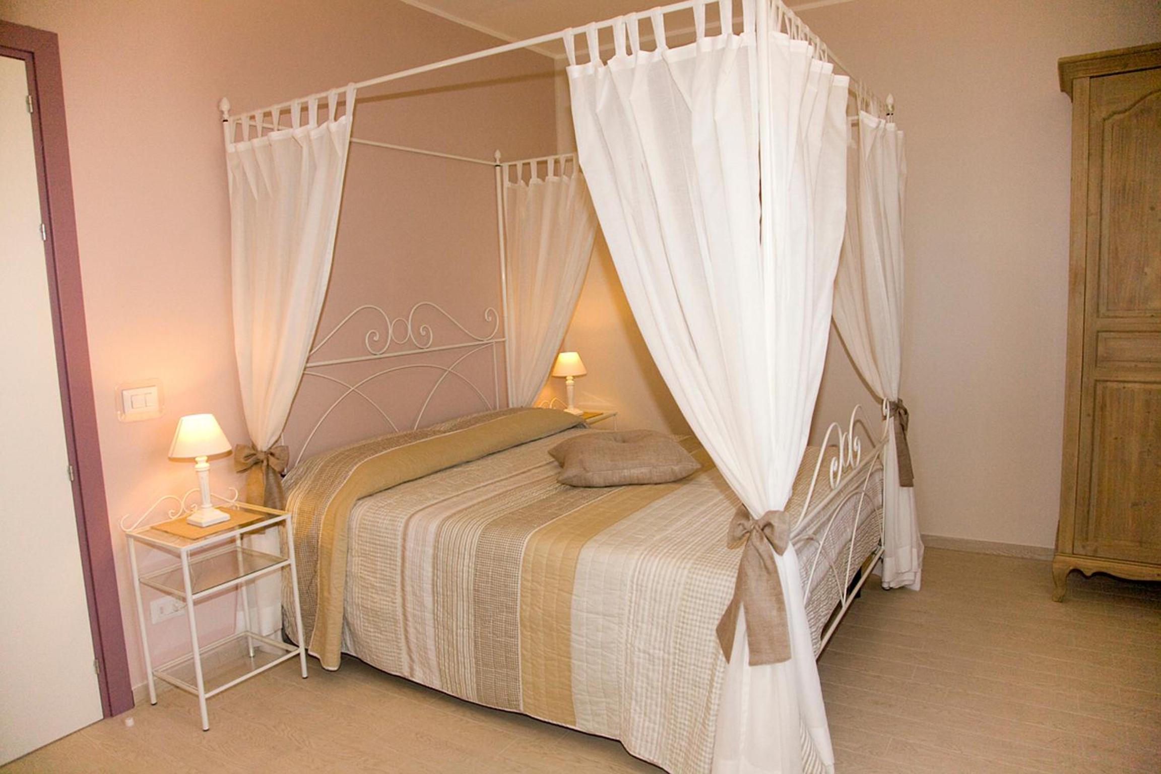One-Bedroom House photo 1