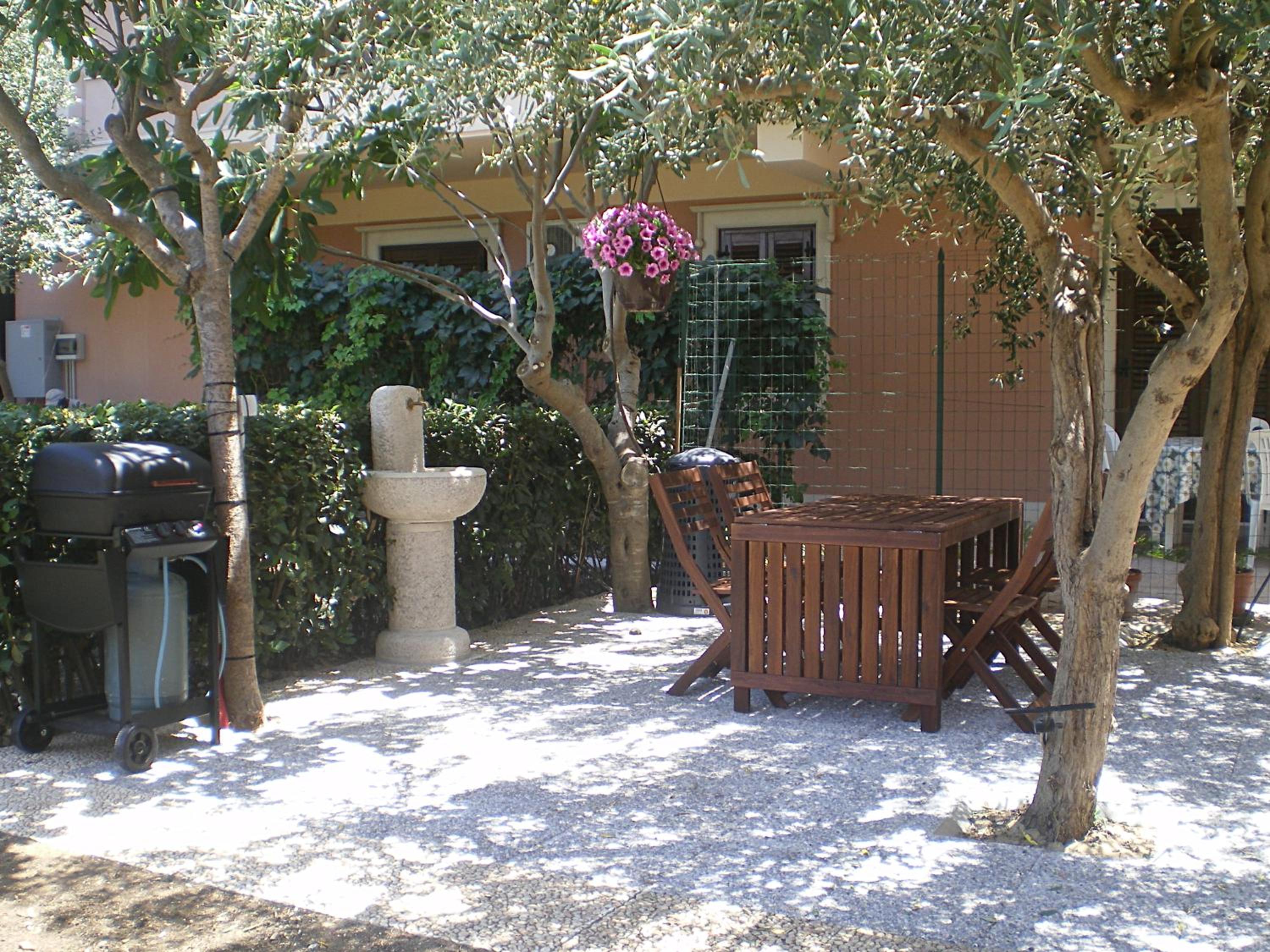 One-Bedroom House - Photo 4