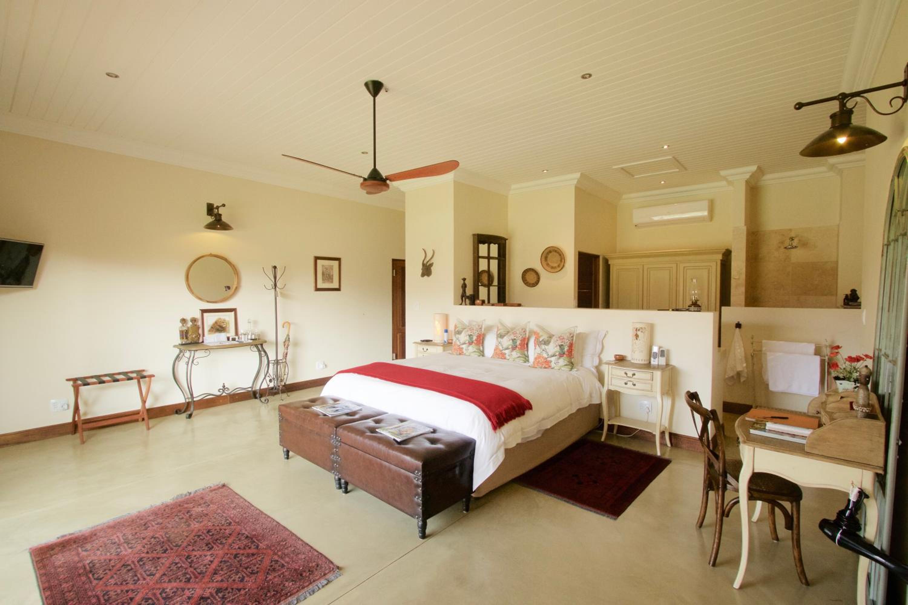 Joao Luxury River Suite photo 2