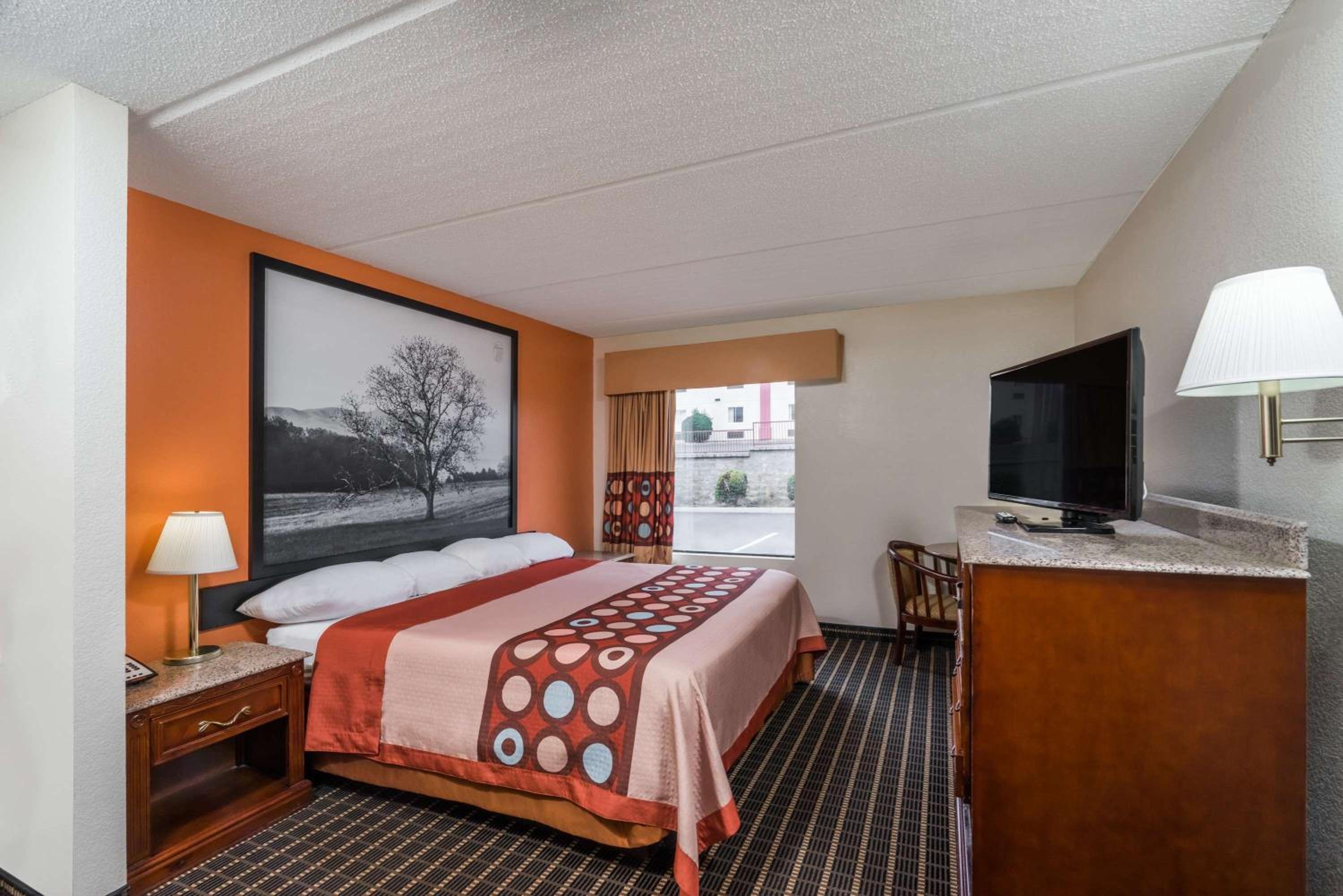 King Room - Non-Smoking photo 3