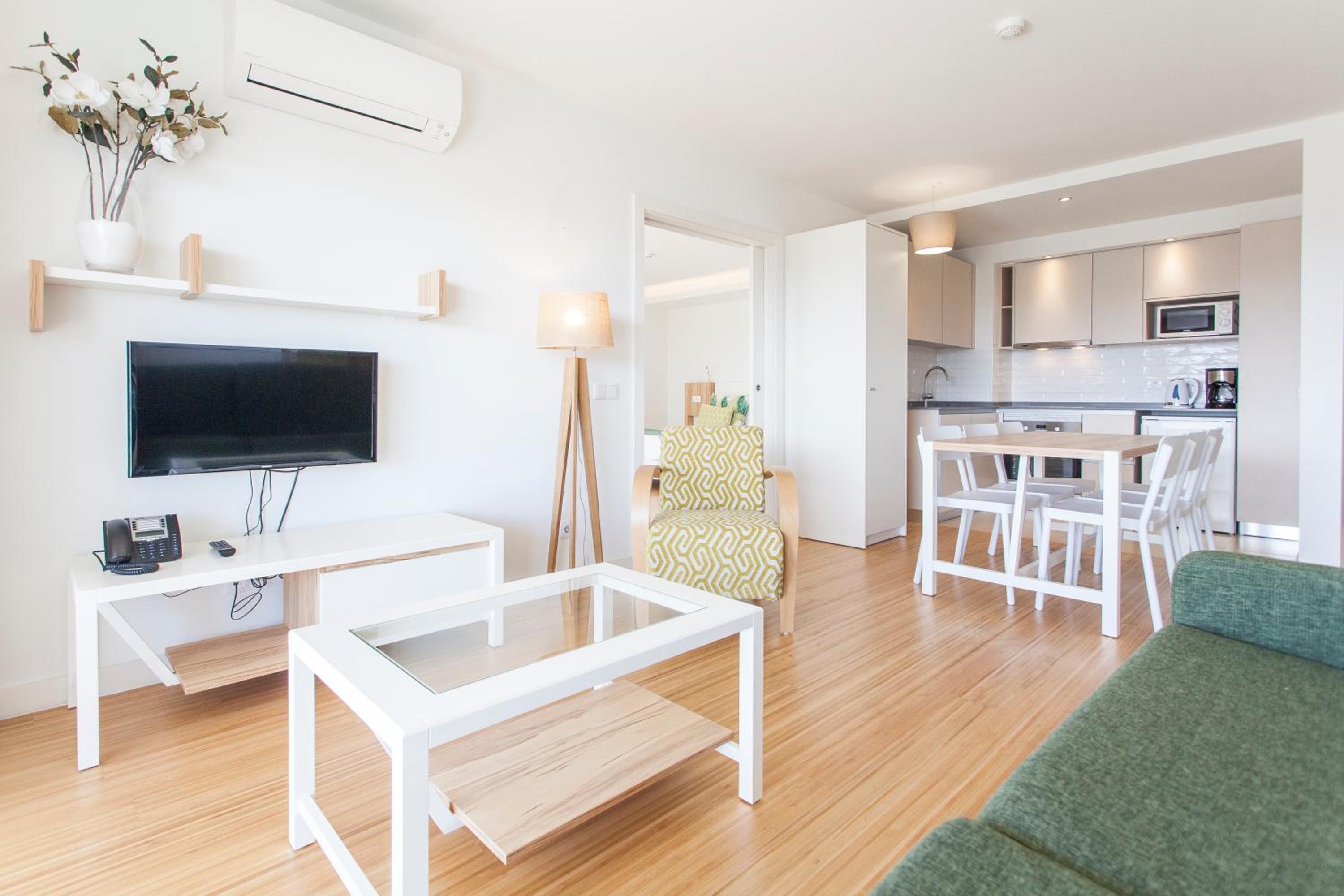 Standard Two-Bedroom Apartment - Prestige thumbnail 6