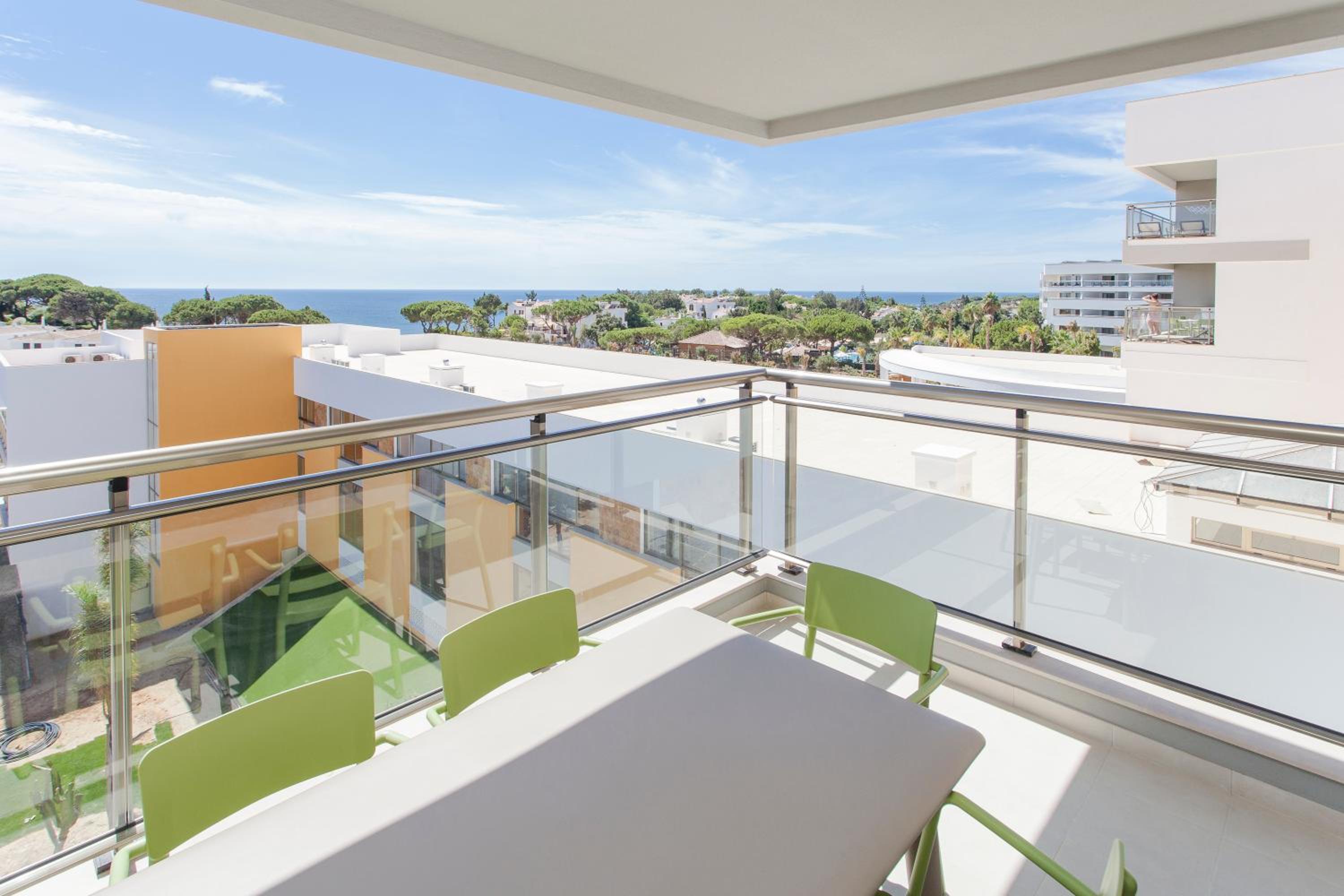 Superior Two-Bedroom Apartment with Sea View - Prestige thumbnail 5
