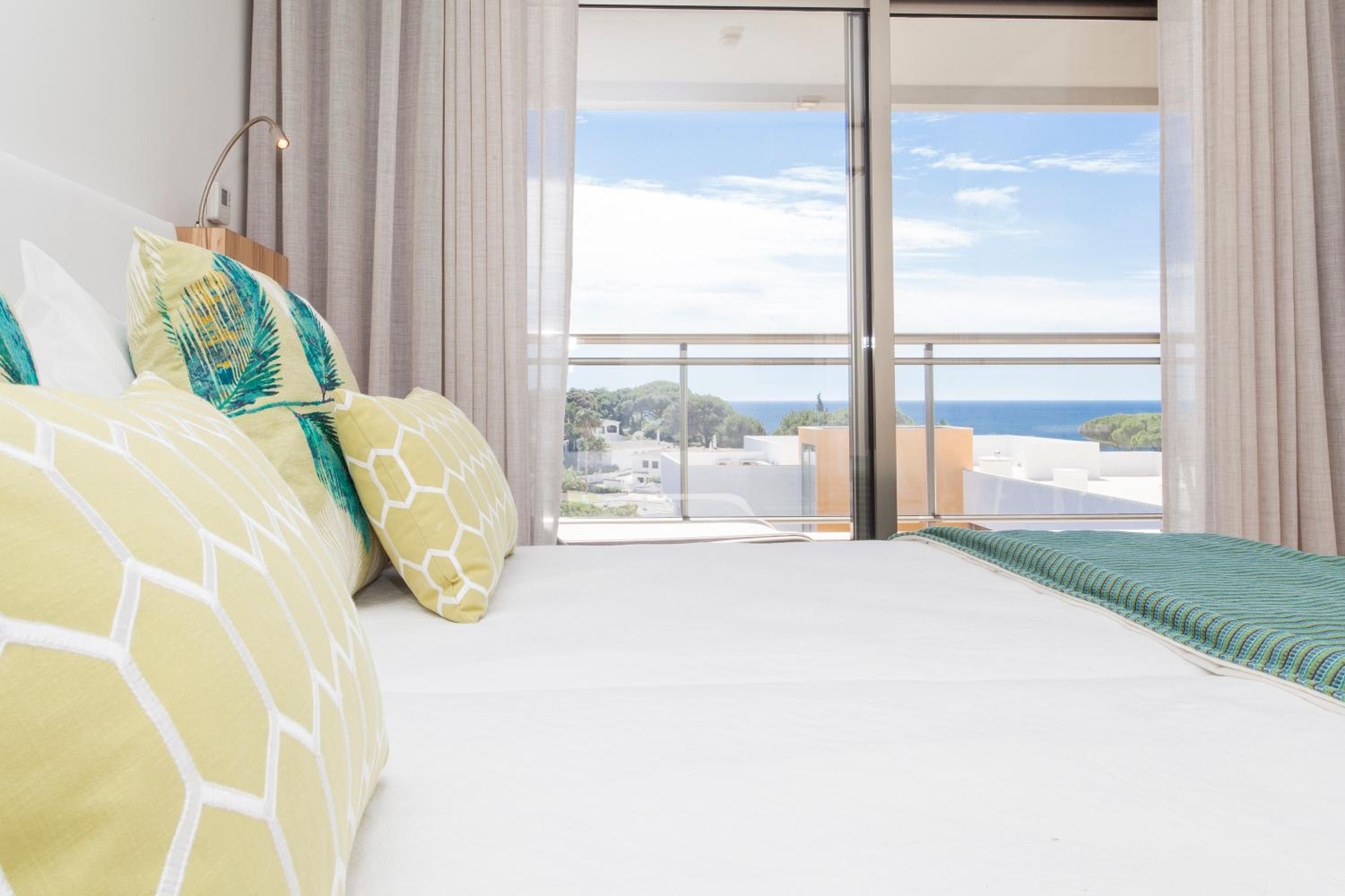 Superior Two-Bedroom Apartment with Sea View - Prestige thumbnail 6