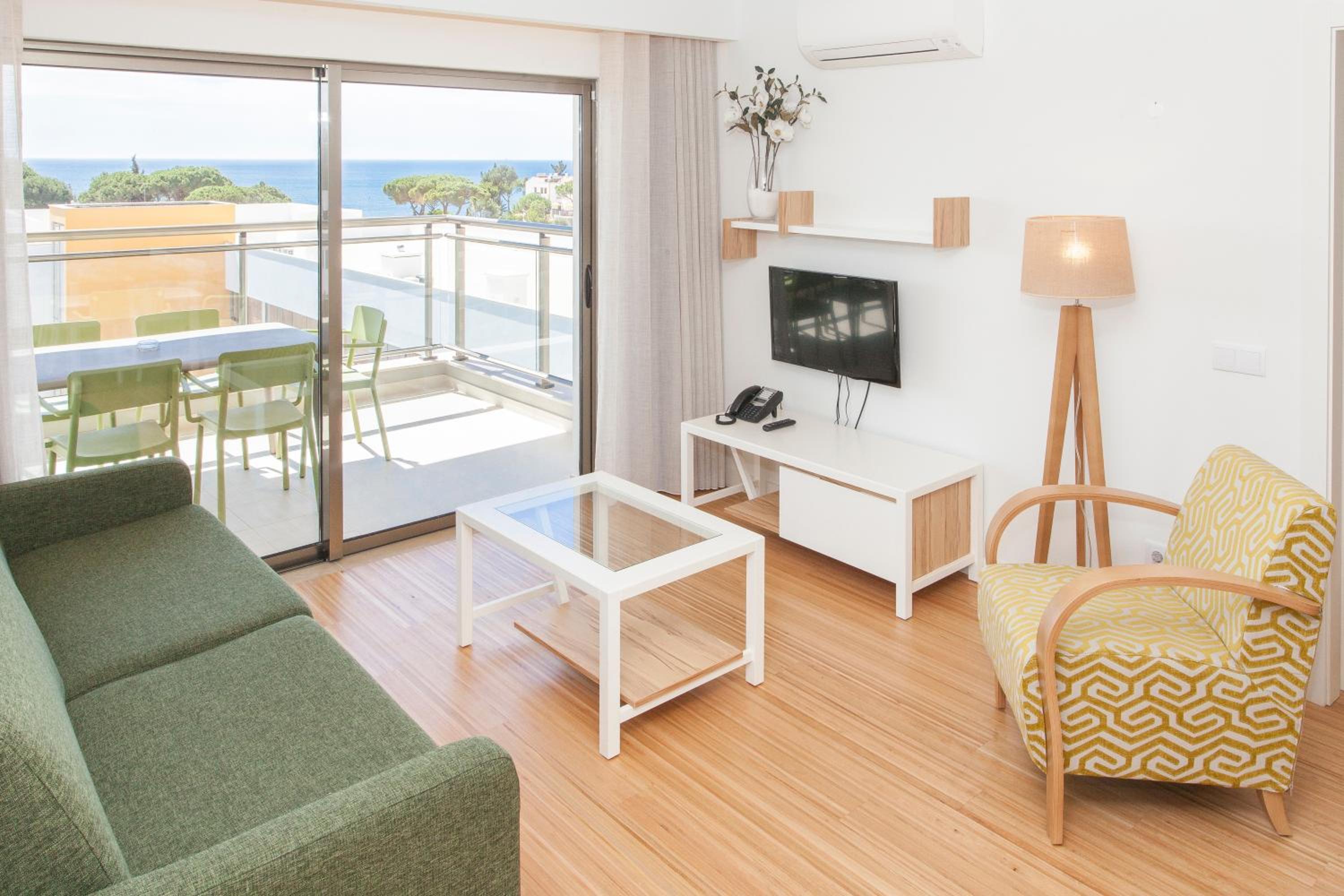Superior Two-Bedroom Apartment with Sea View - Prestige