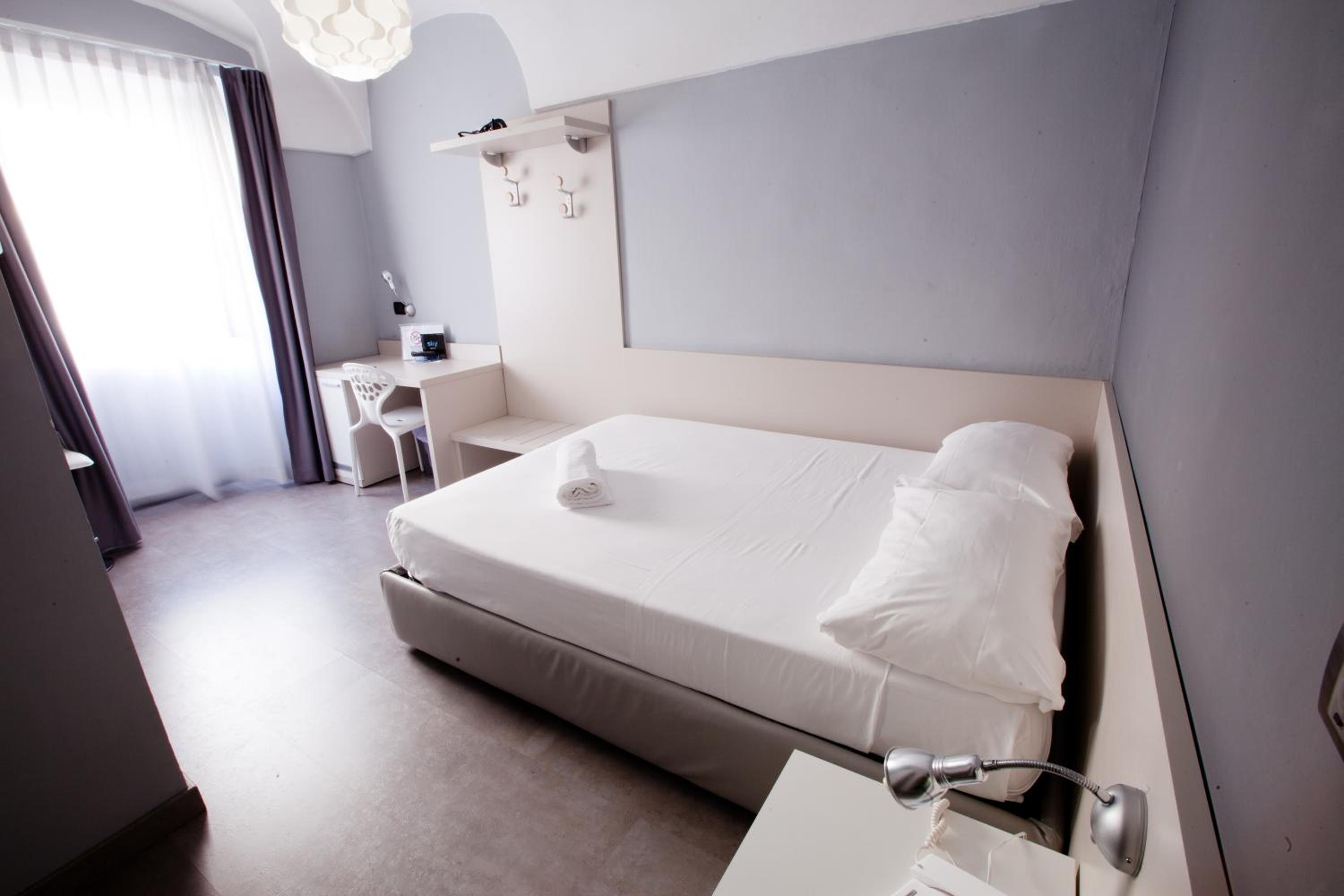 Double or Twin Room photo 3