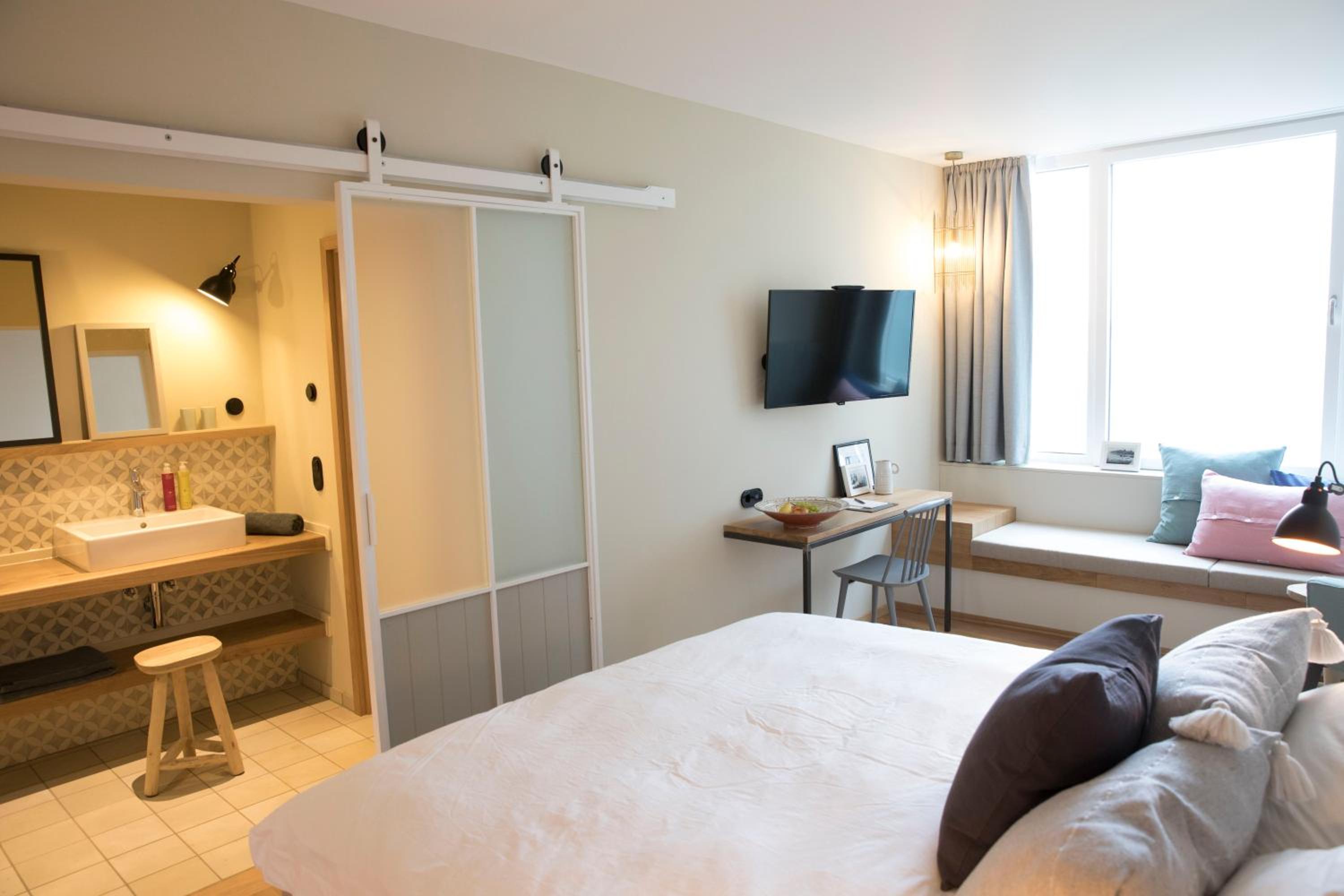 Double Room with Sea View - Photo 1