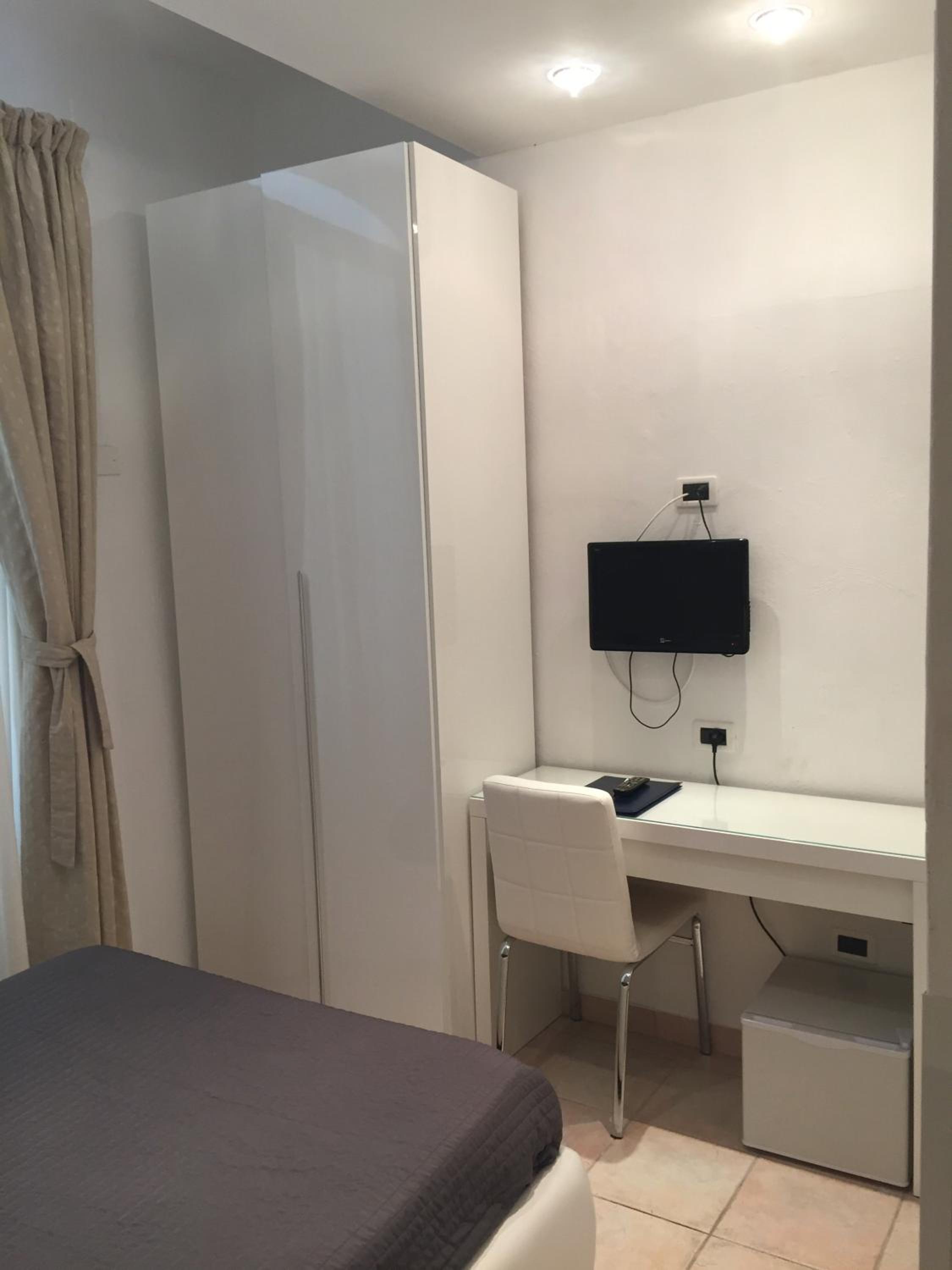 Single Room photo 3