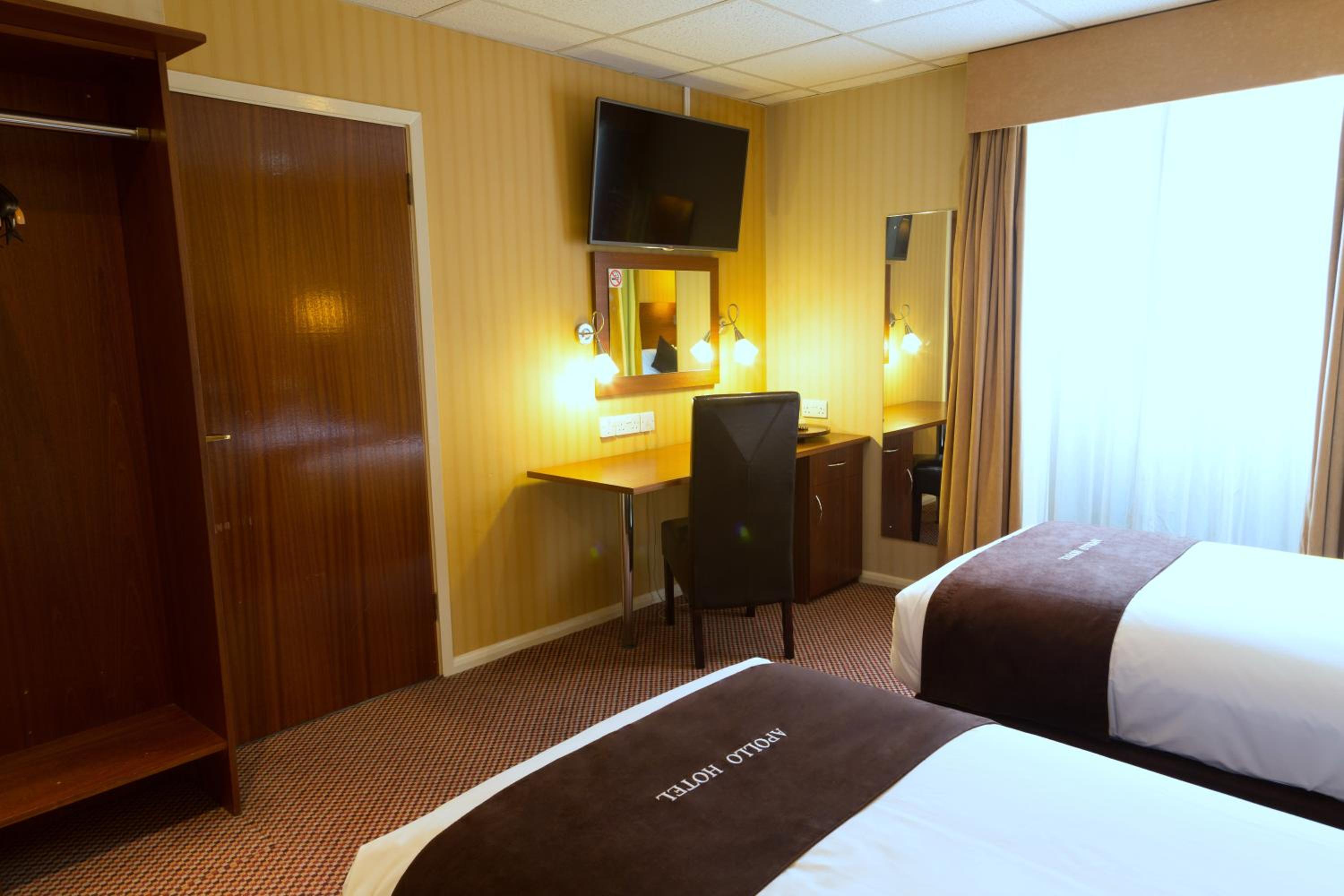 Suite (5 Beds) - Photo 1