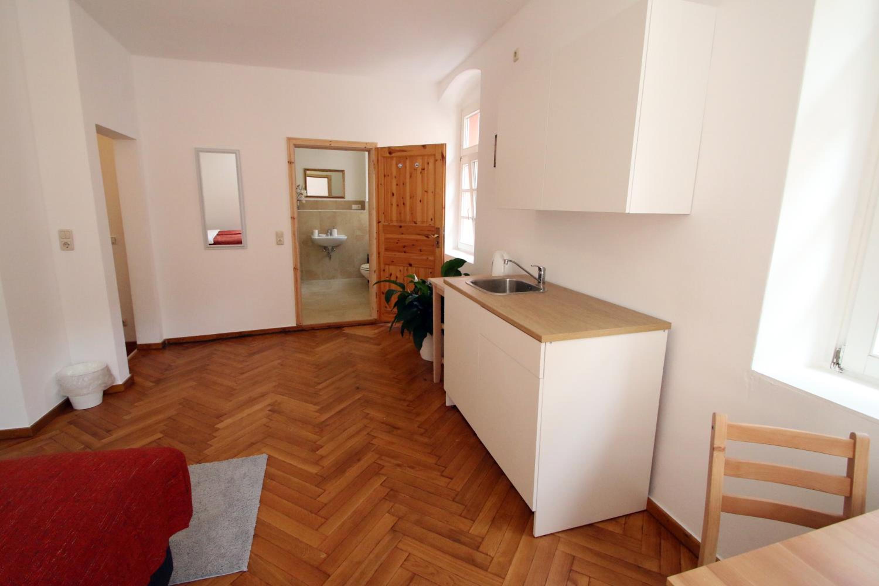 Studio Apartment with Kingsize Bed (annex) 1.OG - Photo 3