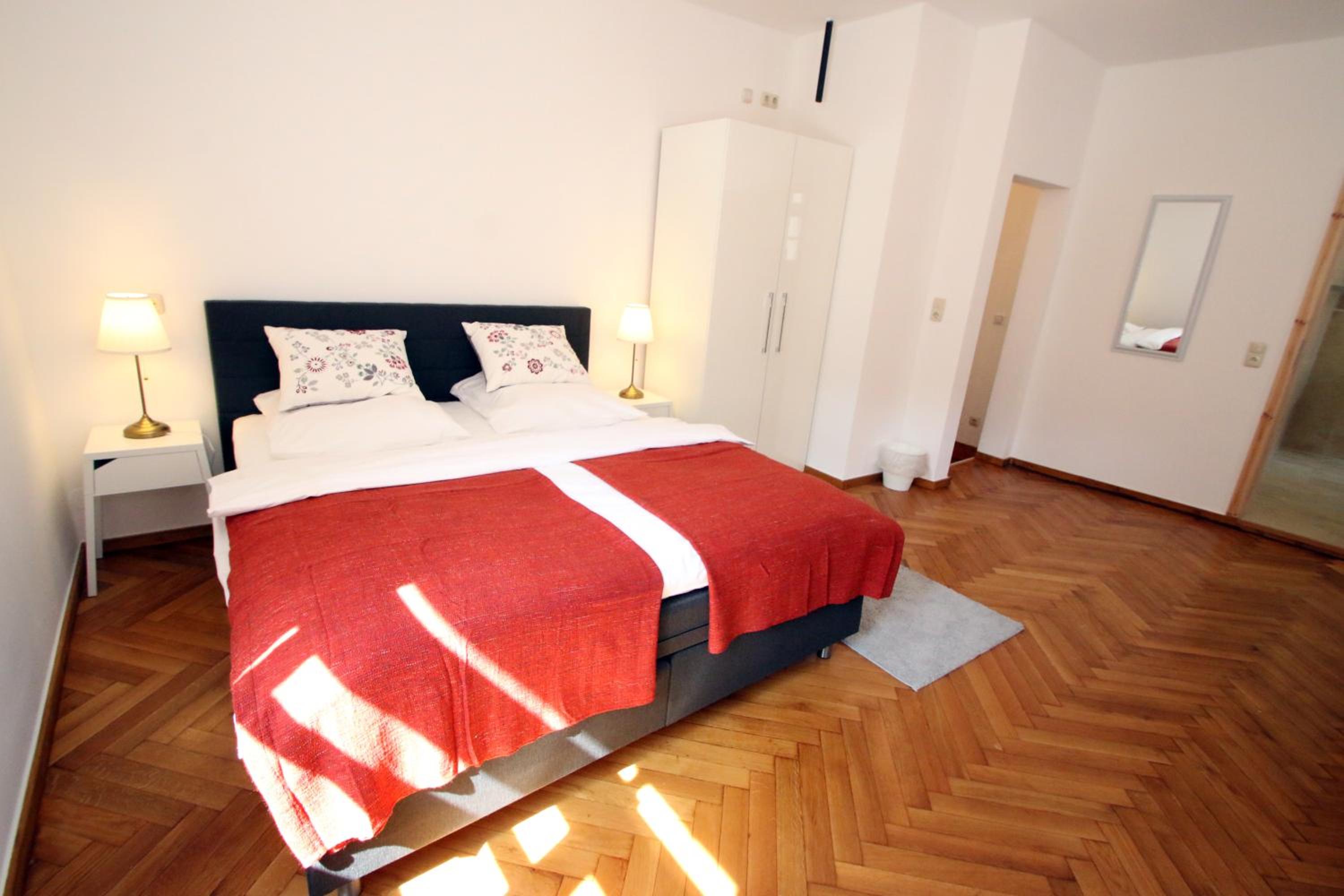 Studio Apartment with Kingsize Bed (annex) 1.OG - Photo 1