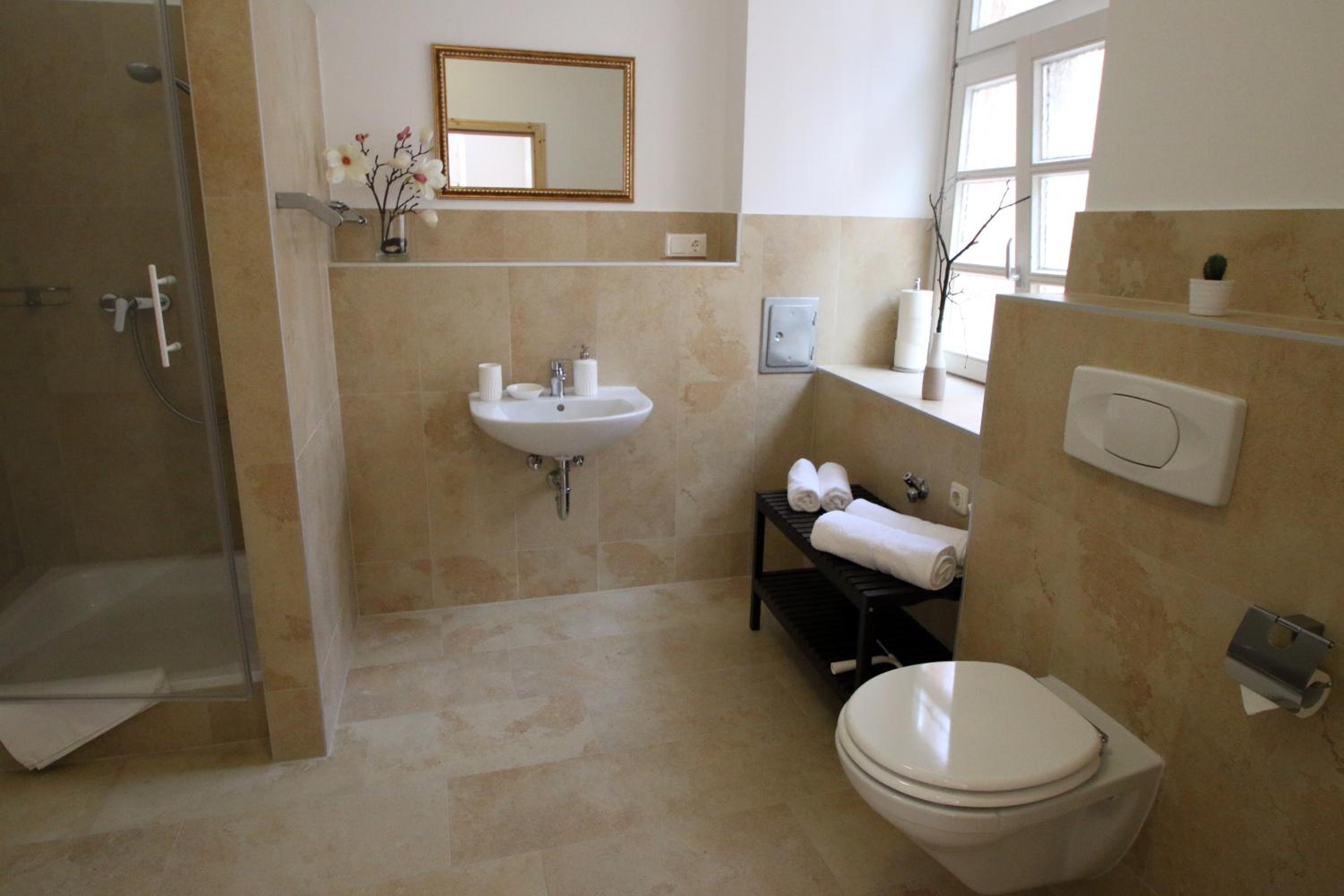 Studio Apartment with Kingsize Bed (annex) 1.OG - Photo 2
