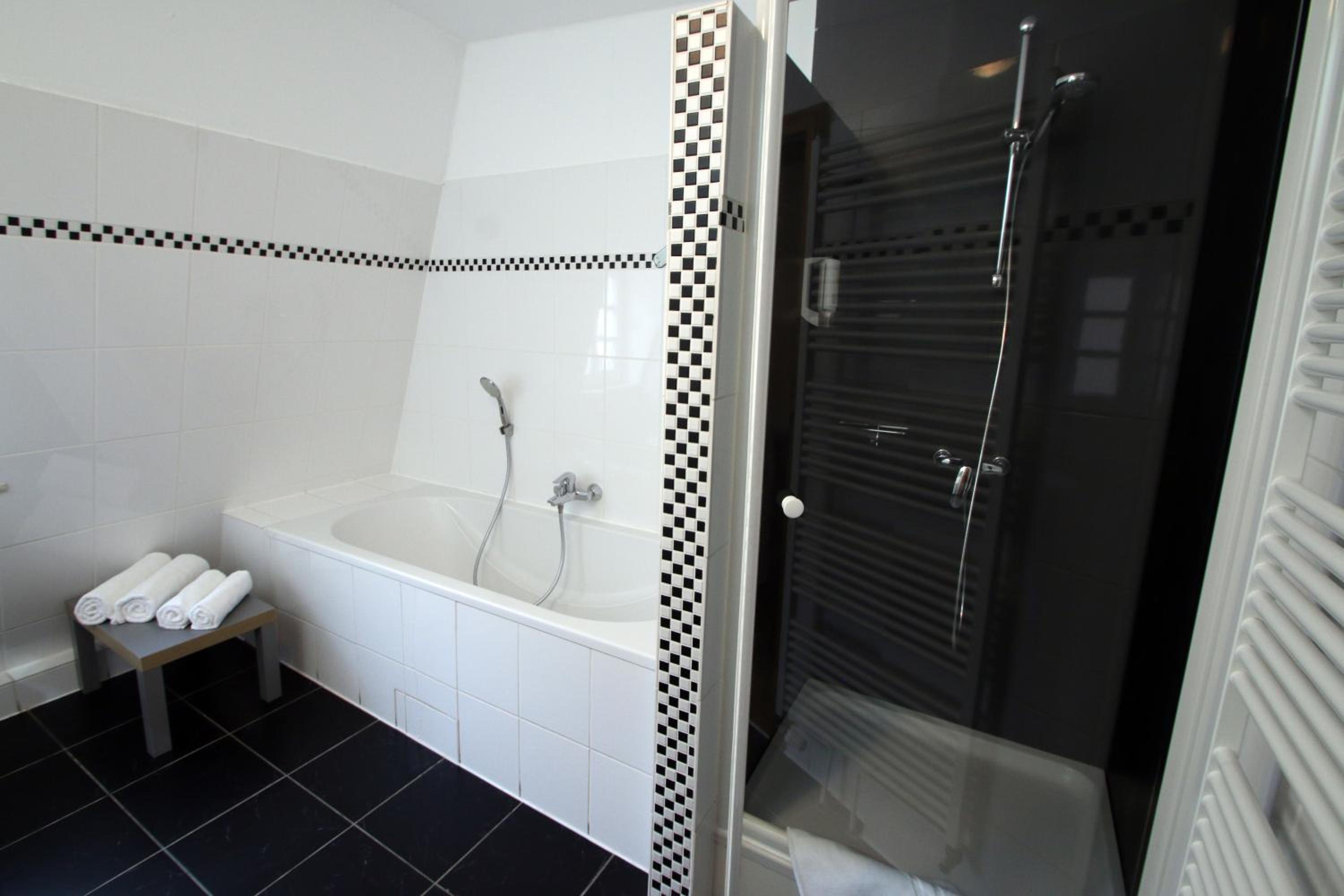 Studio Apartment with Kingsize Bed (annex) 2.OG - Photo 4