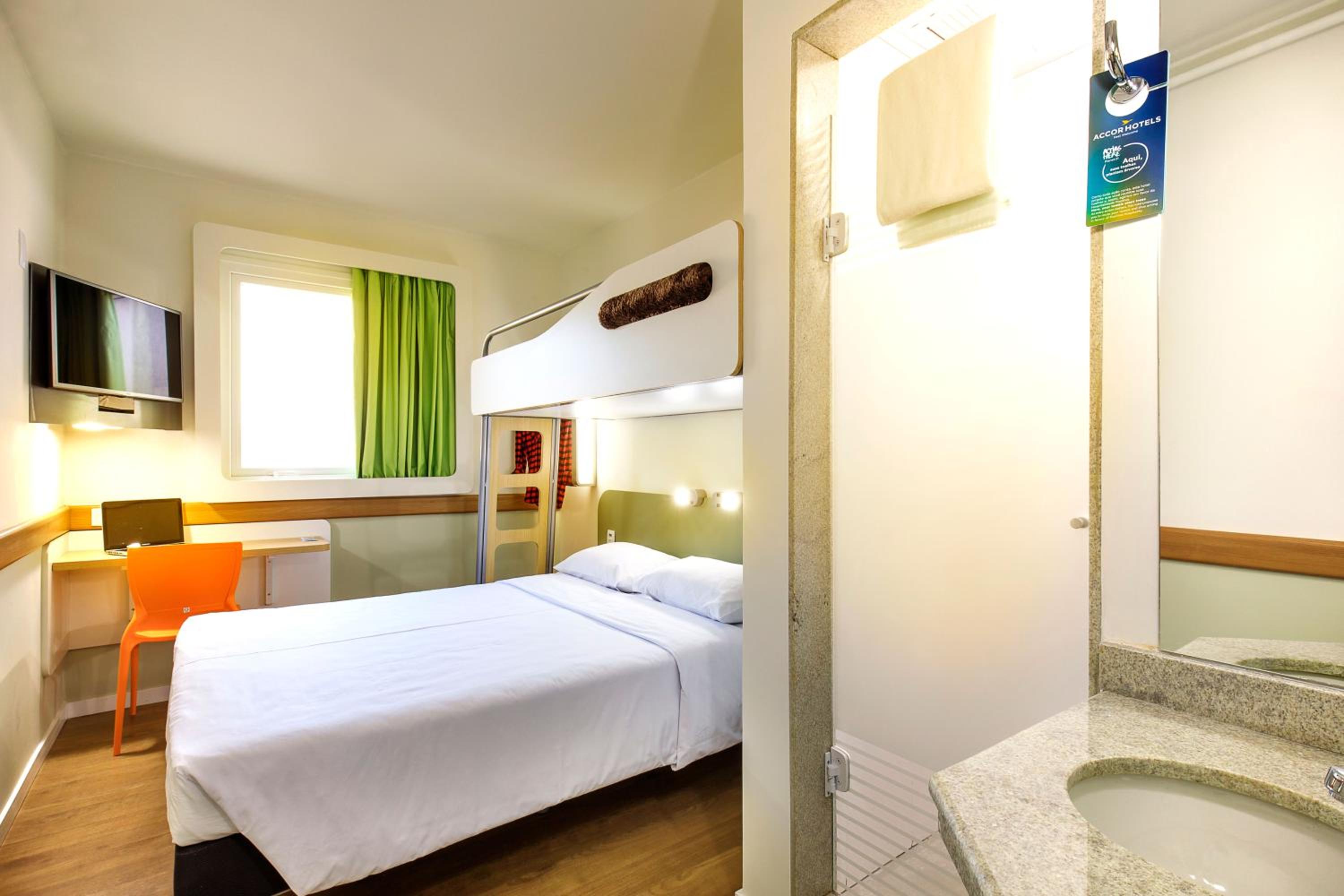 Modern apartments with 1 Double and 1 Single Bed photo 1