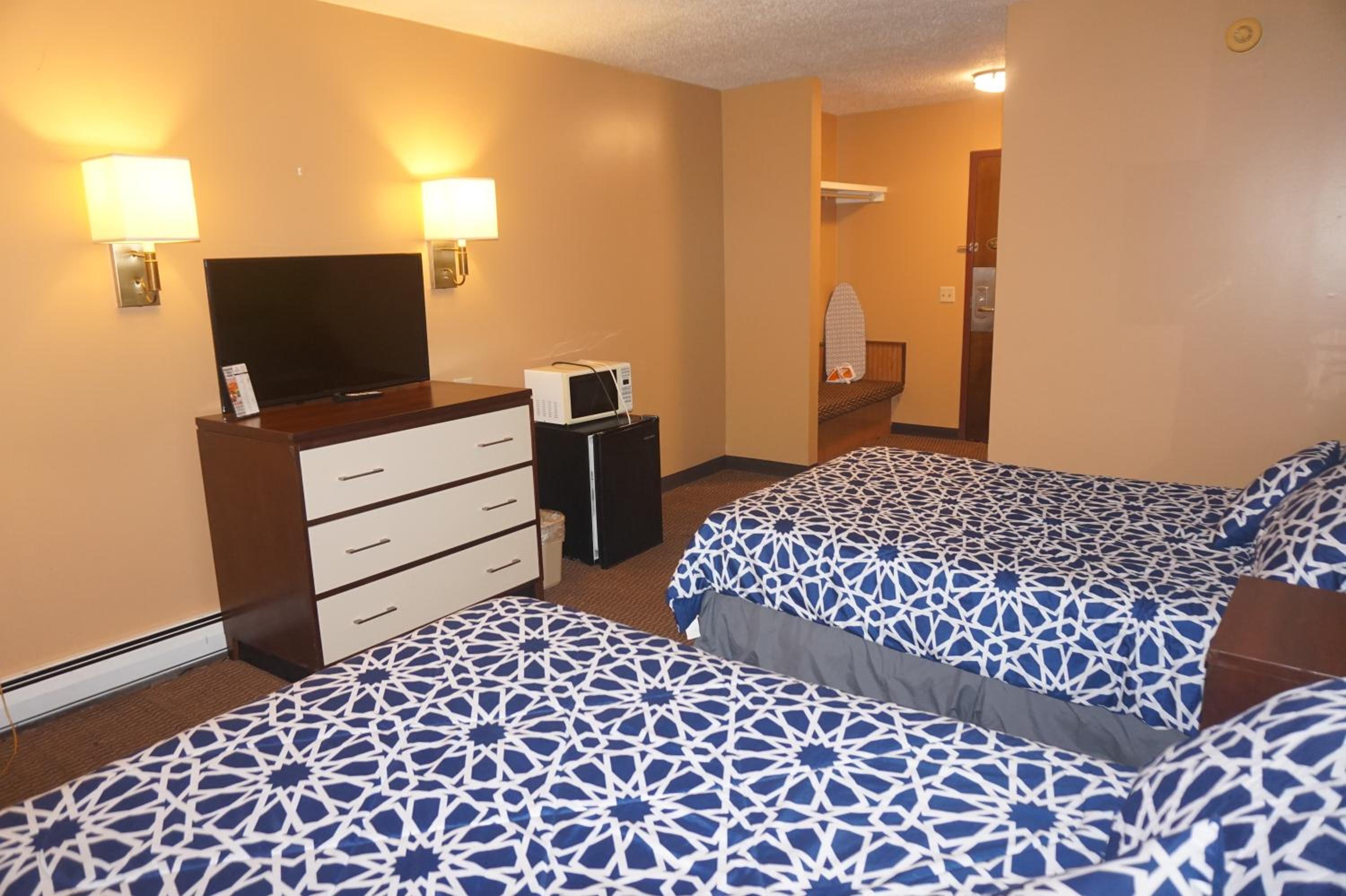 Double Room with Two Double Beds - Smoking photo 2