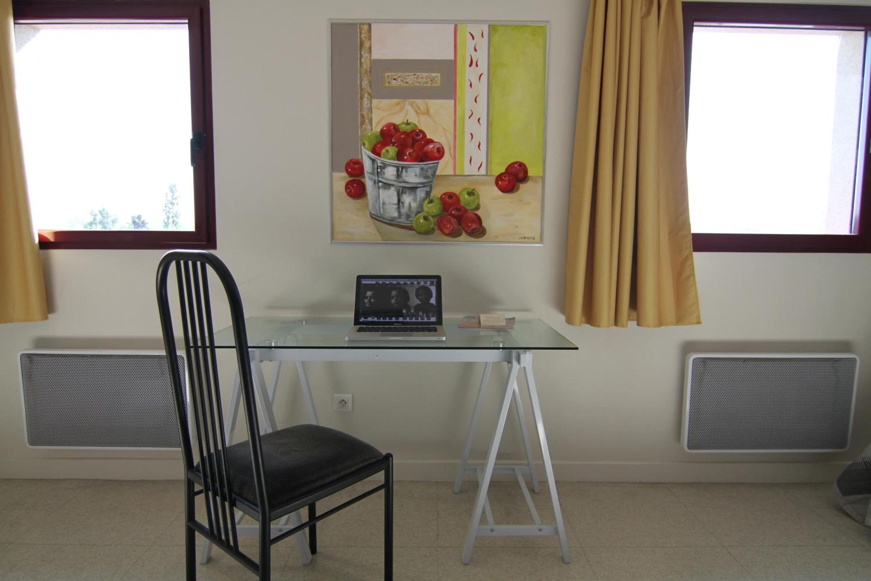 Family Room (5 Adults) photo 2