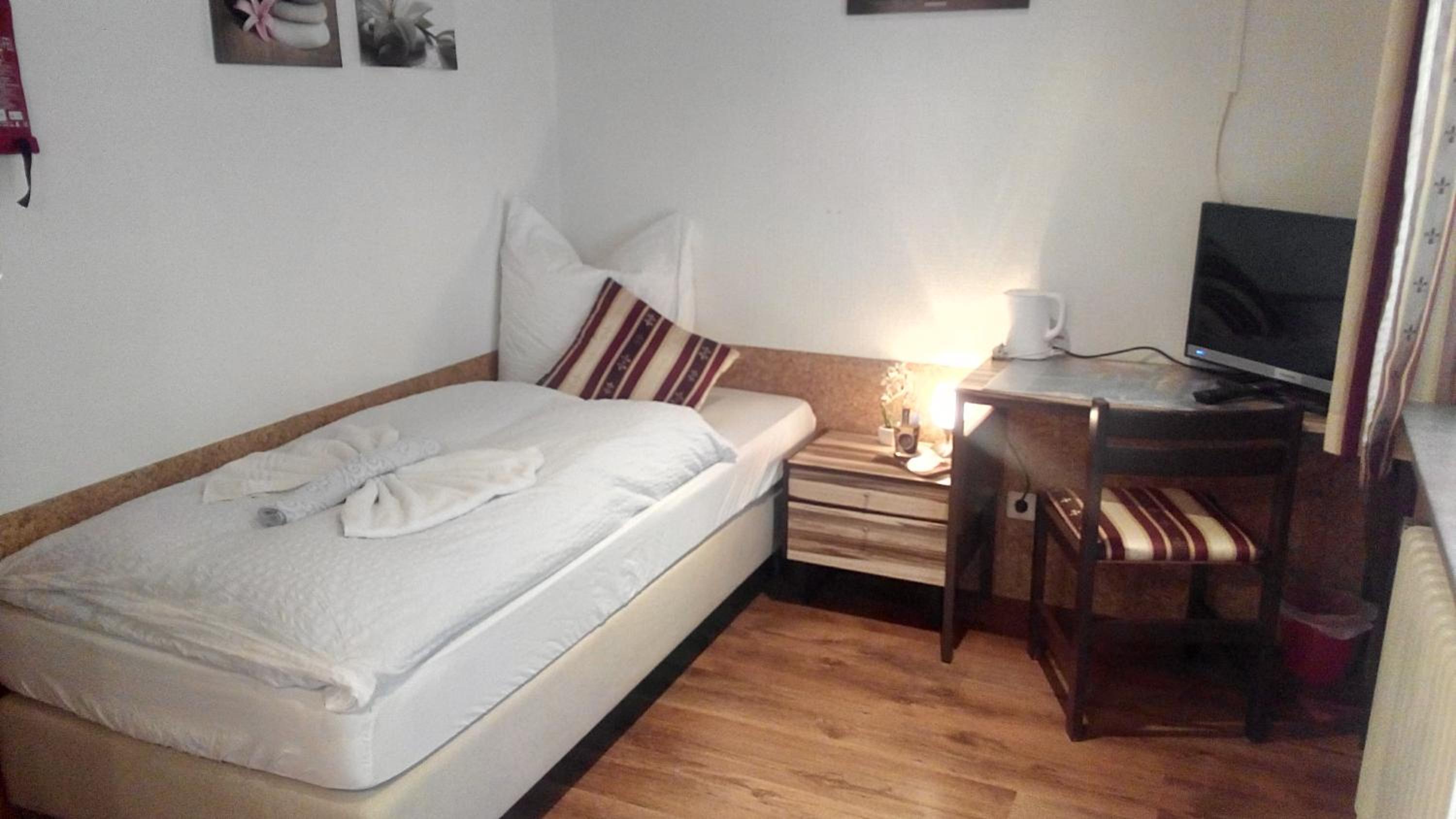 Single Room with Balcony photo 3