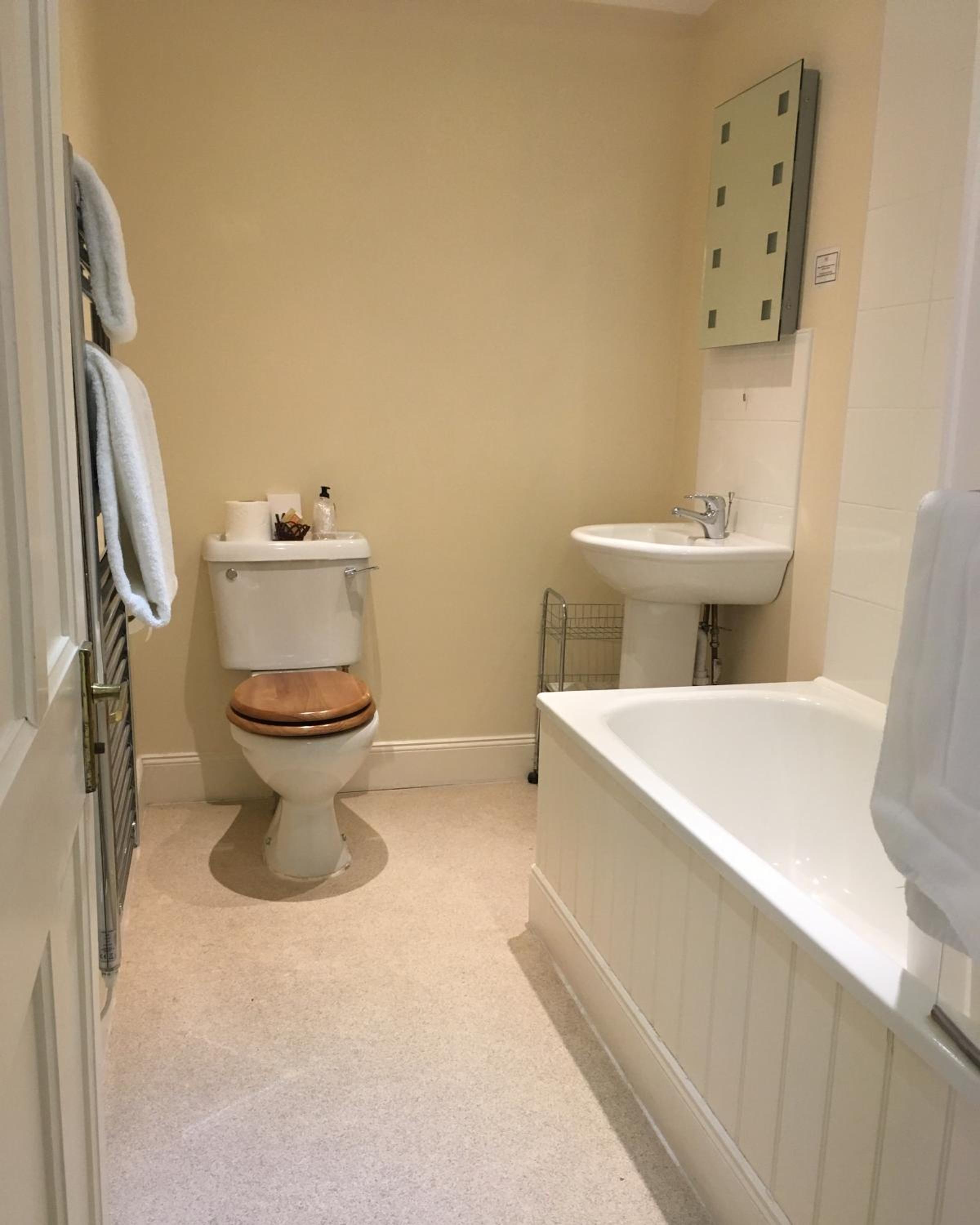 Small Double Room - Photo 3