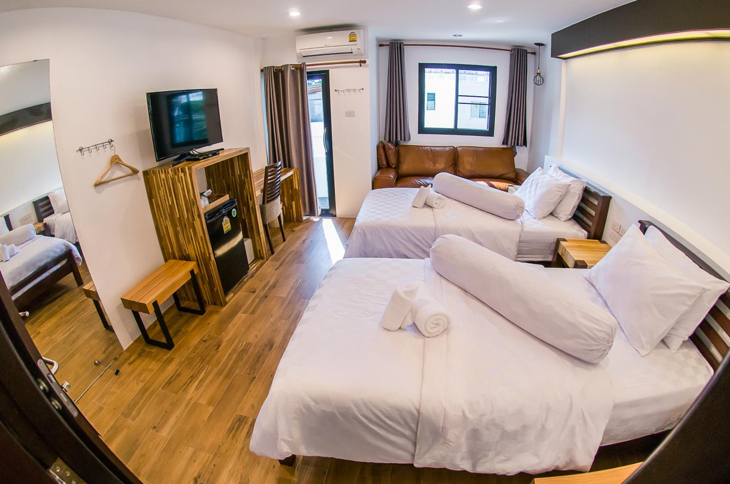 Deluxe Twin Room - Photo 2