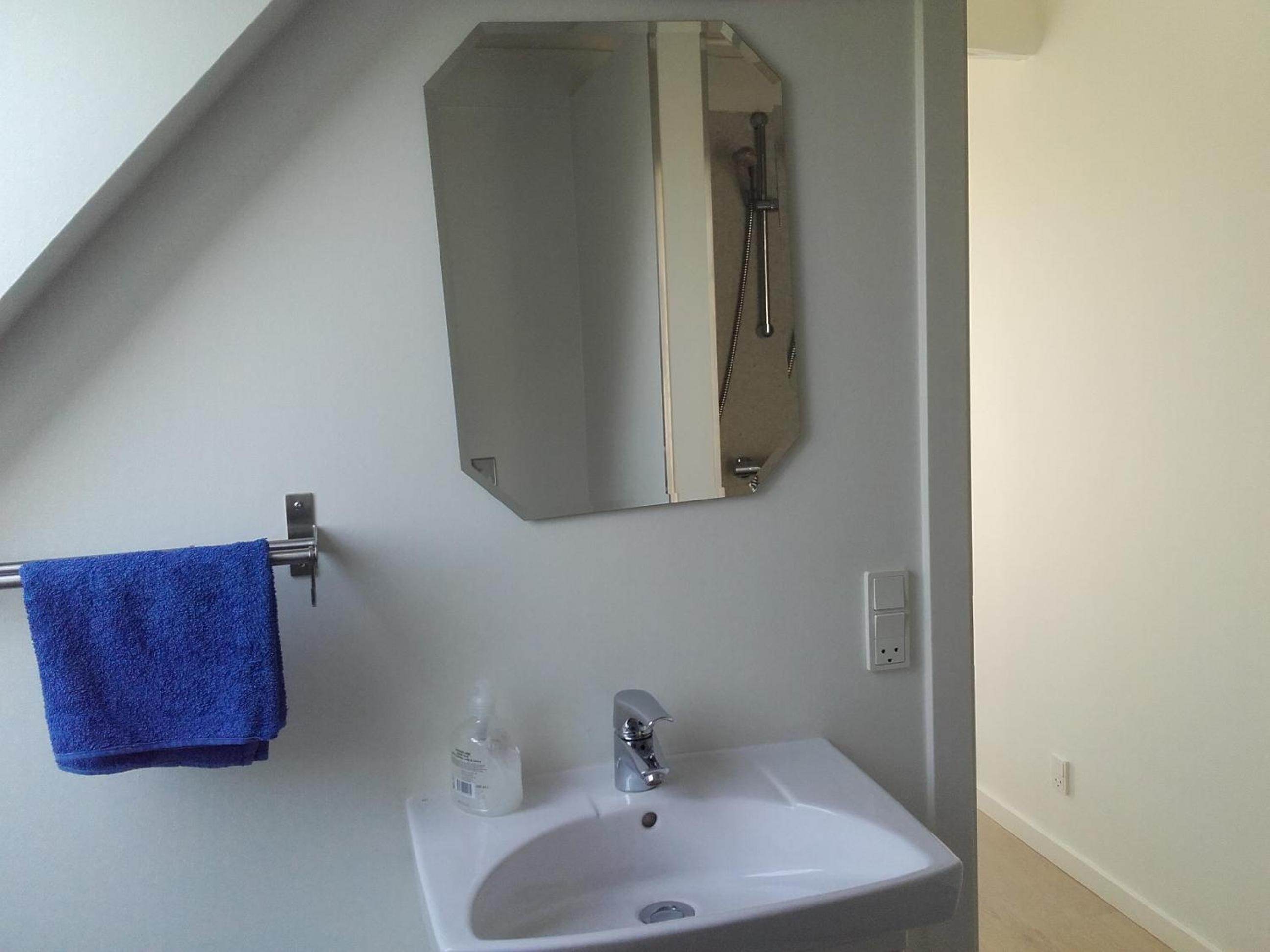 Double or Twin Room - Photo 12