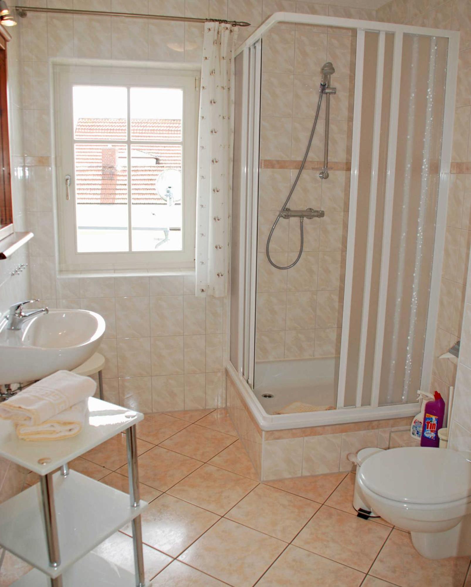 One-Bedroom Apartment with Lake View photo 2