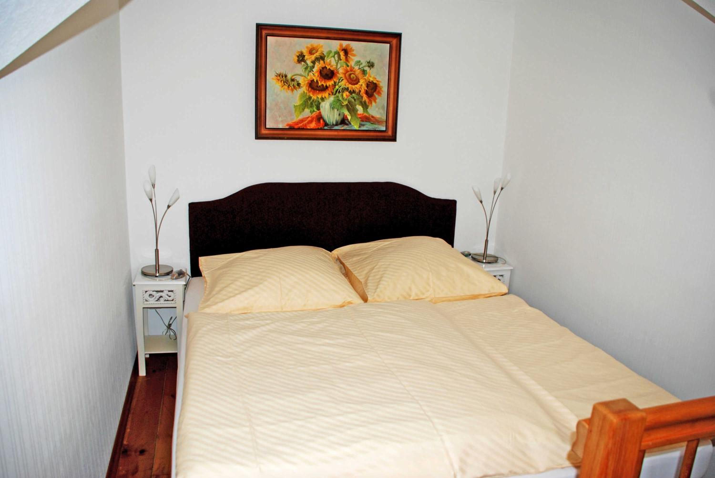One-Bedroom Apartment with Lake View photo 1
