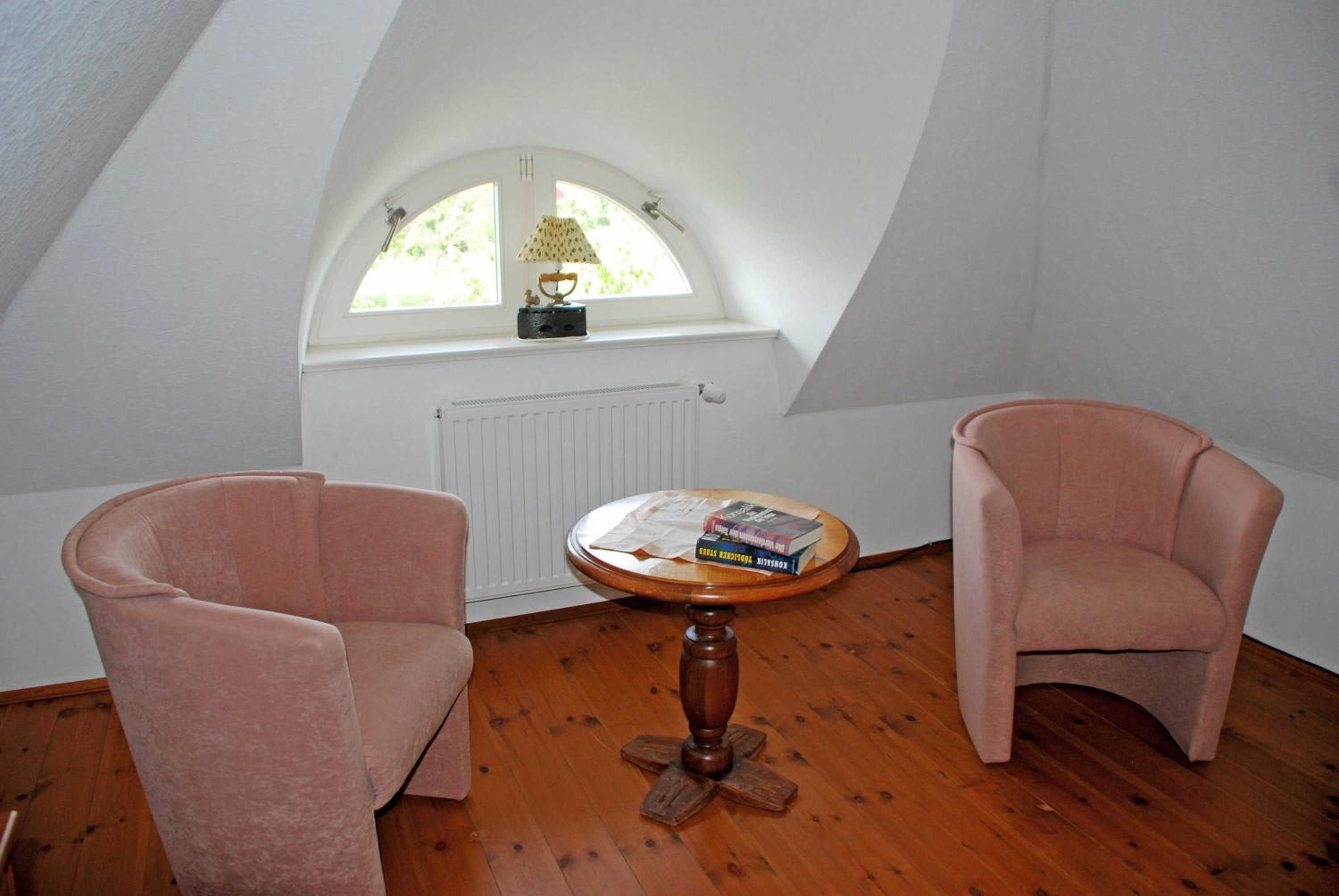 One-Bedroom Apartment with Lake View photo 3