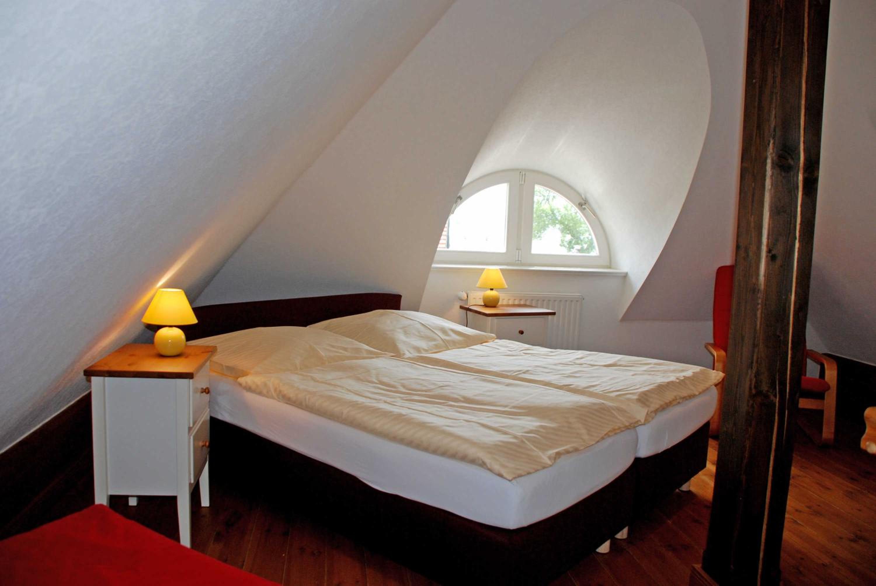 One-Bedroom Apartment with Lake View photo 1