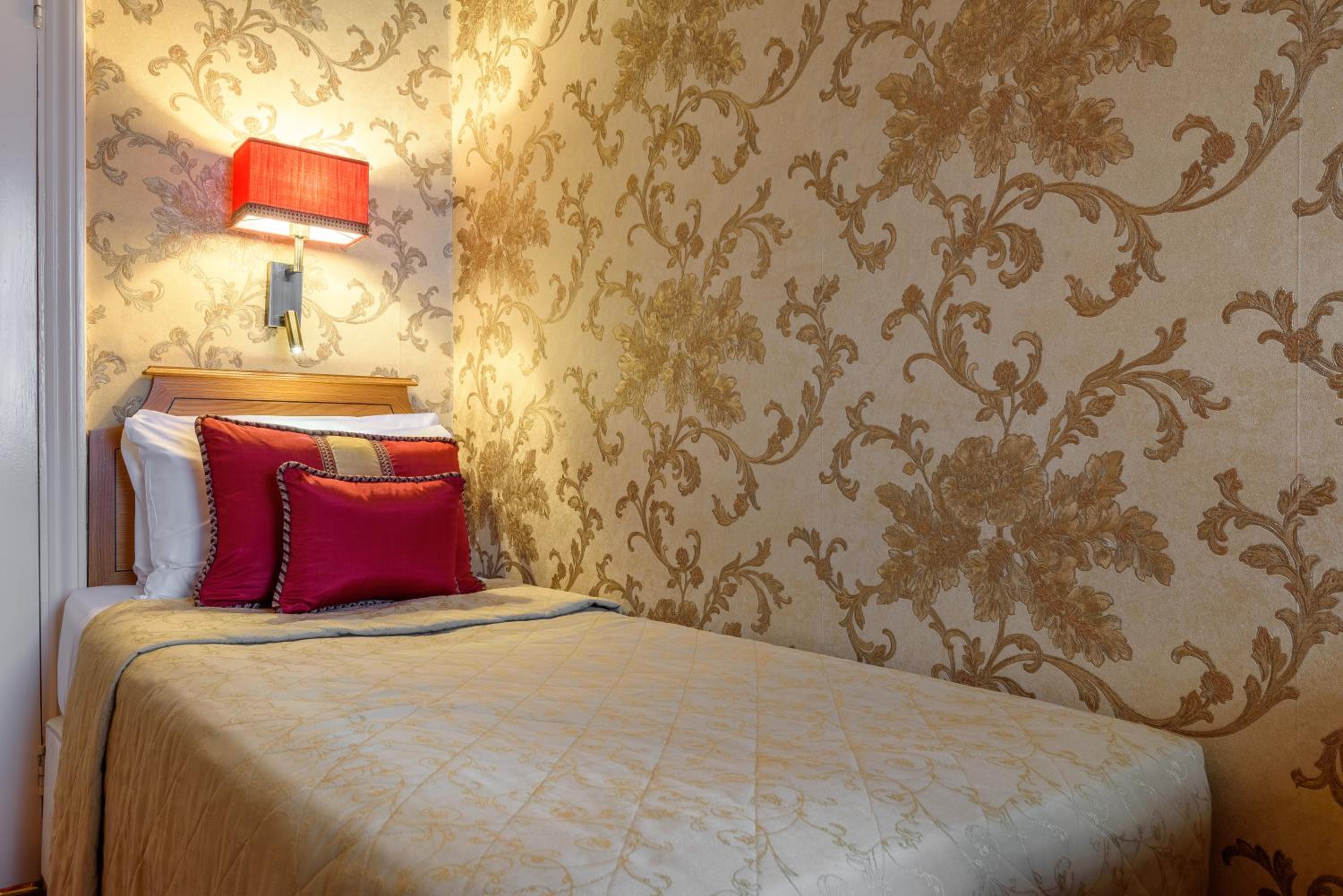 Classic Single Room
