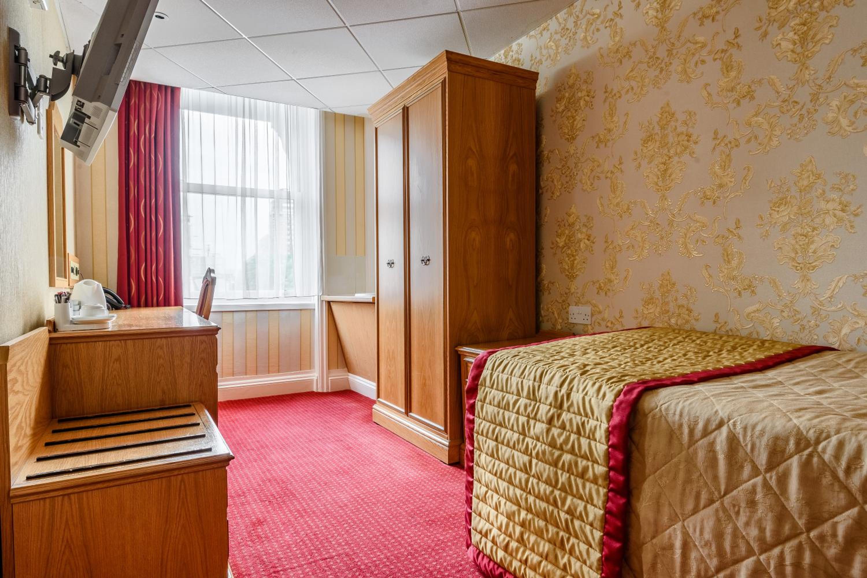 Economy Single Room with Shared Bathroom photo 3