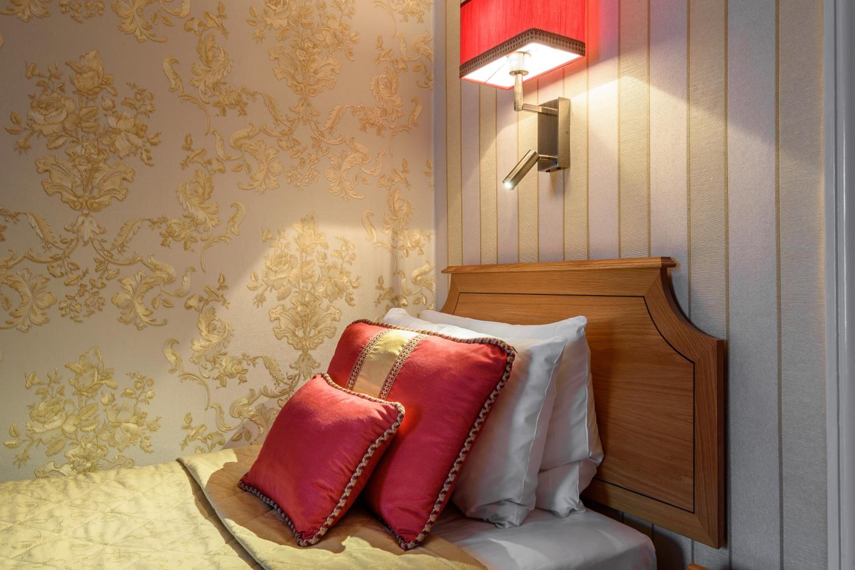 Economy Single Room with Shared Bathroom