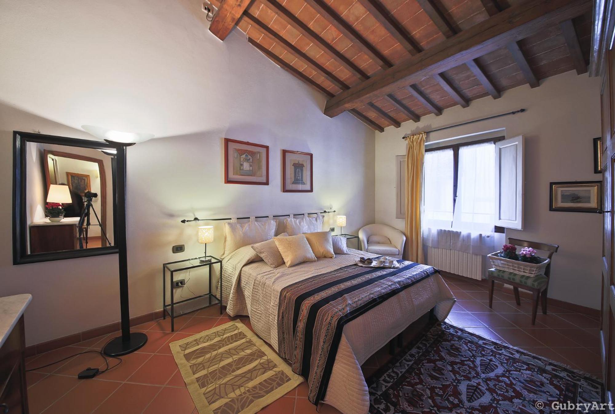 Maisonette photo 1