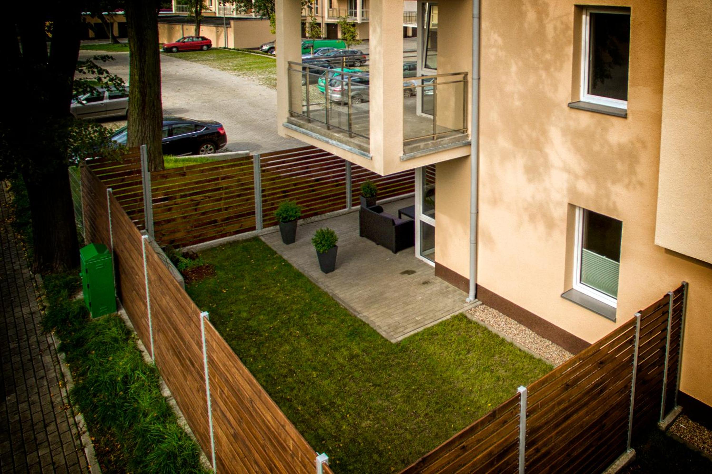 Apartment with Terrace - Photo 9