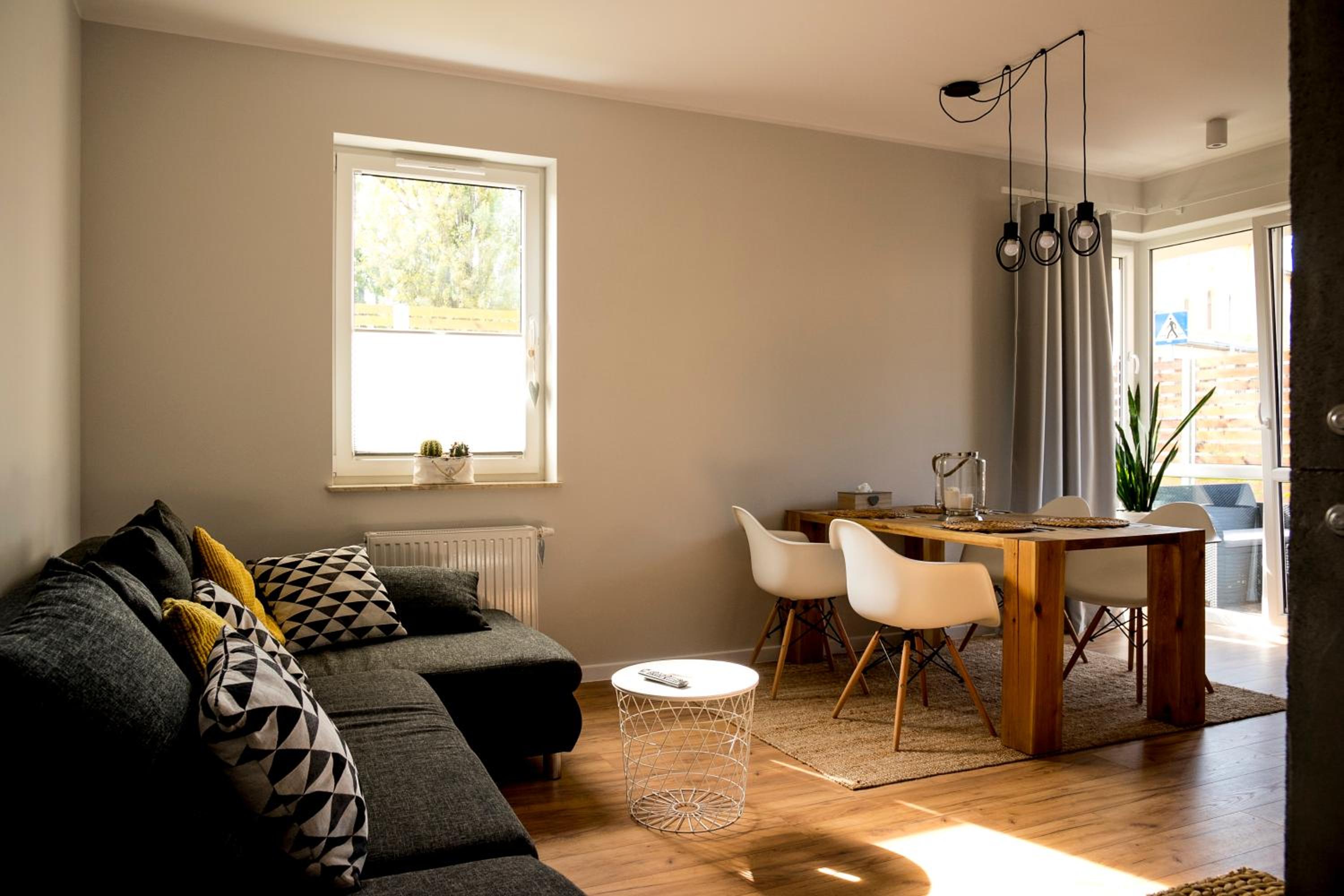 Apartment with Terrace - Photo 12