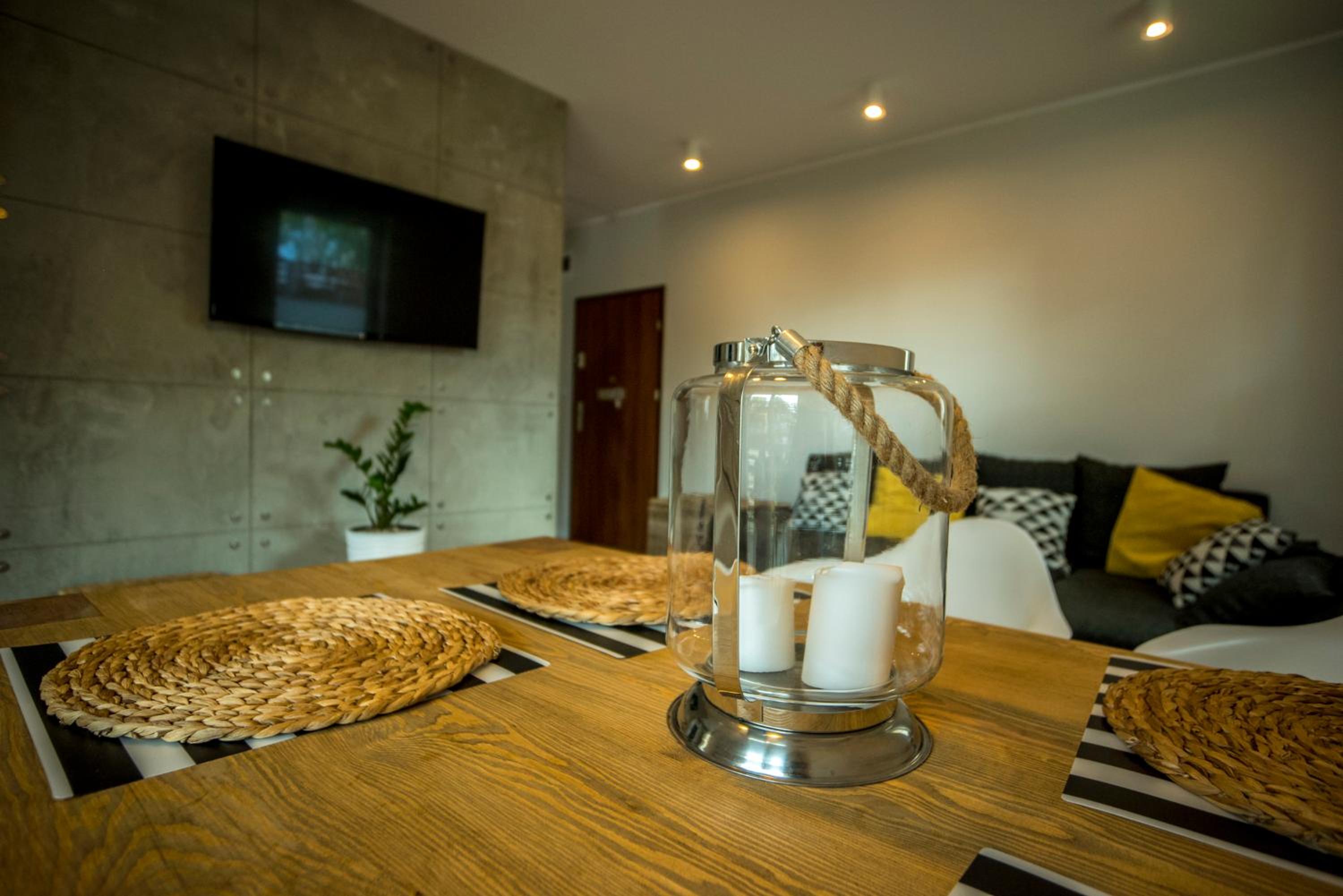 Apartment with Terrace - Photo 4