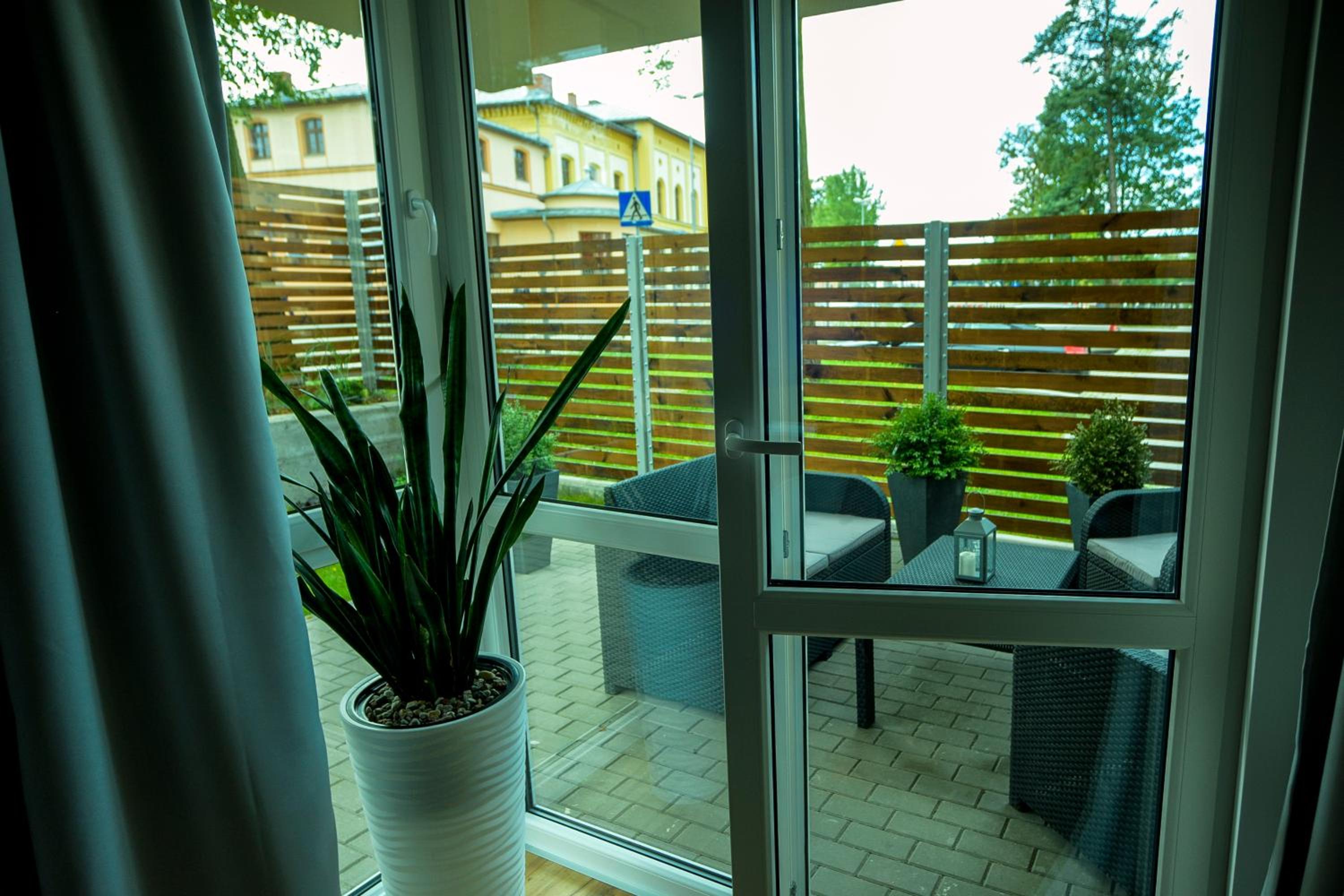 Apartment with Terrace - Photo 23