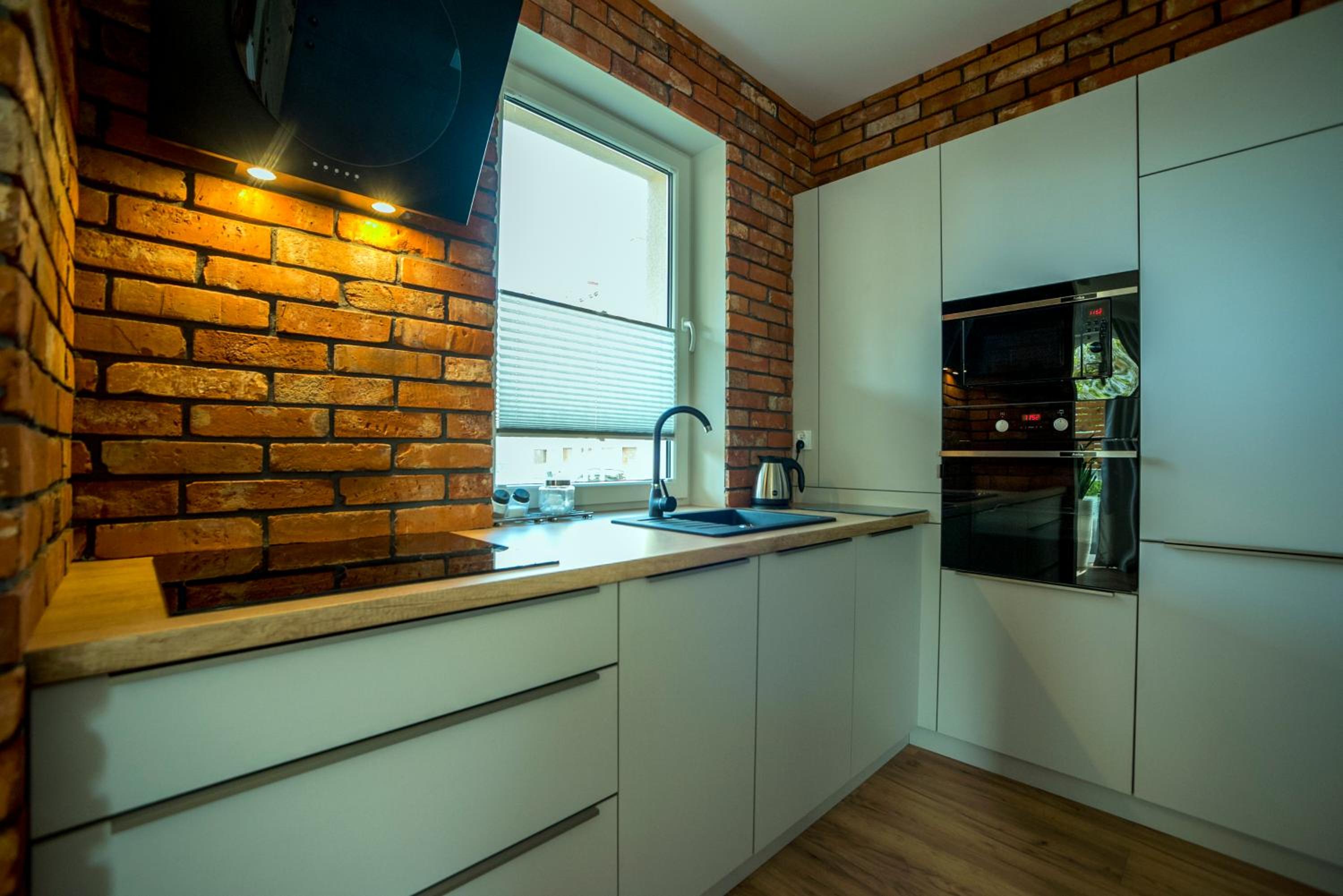 Apartment with Terrace - Photo 16
