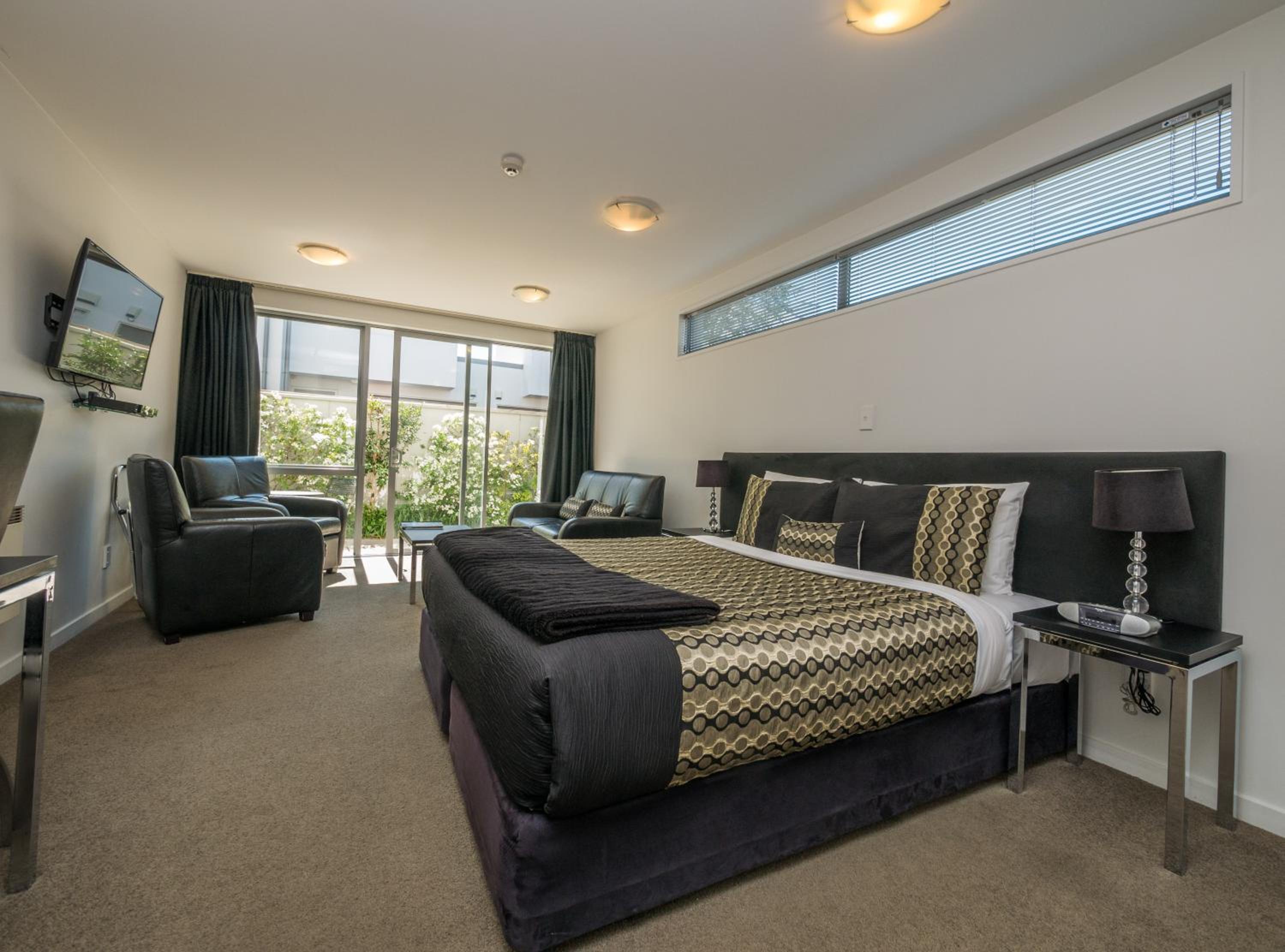 Superior One-Bedroom Suite with Spa Bath