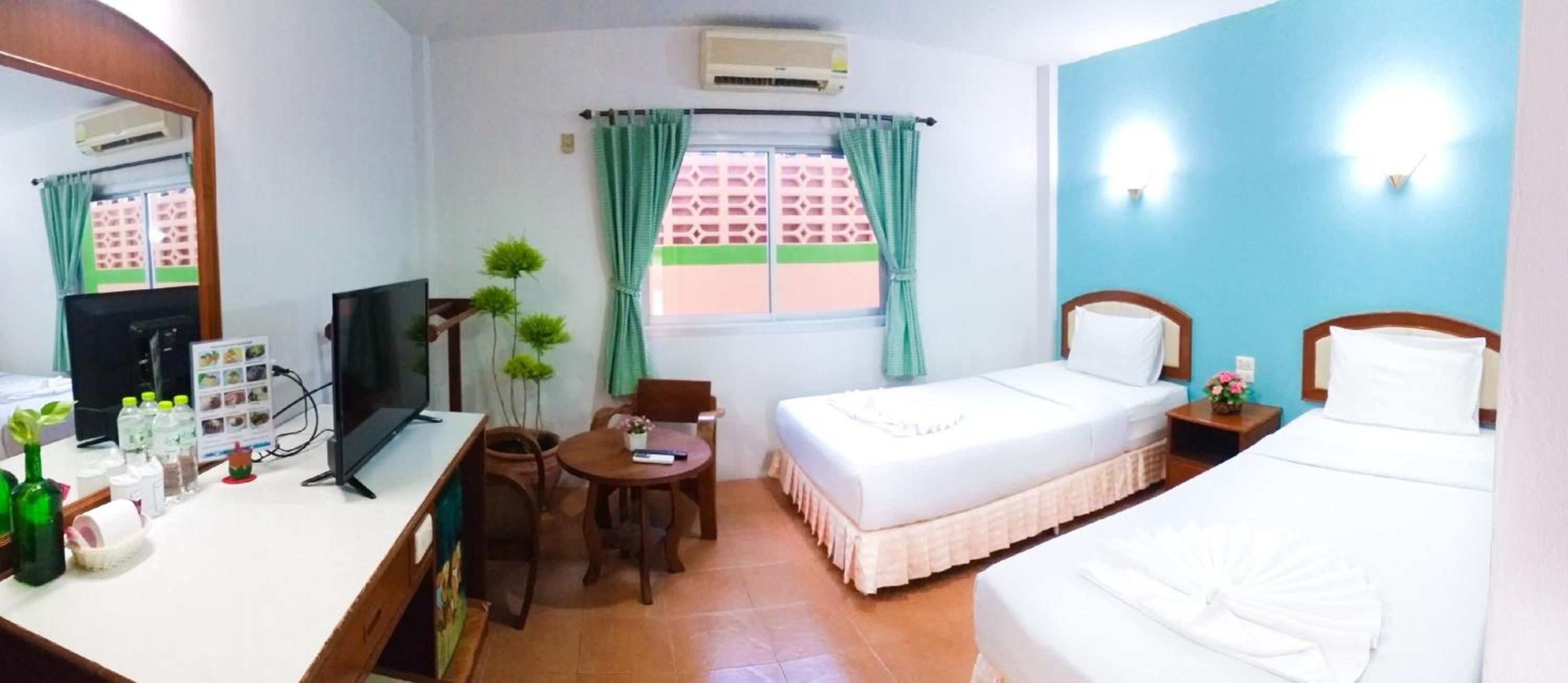 Standard Twin Room photo 2